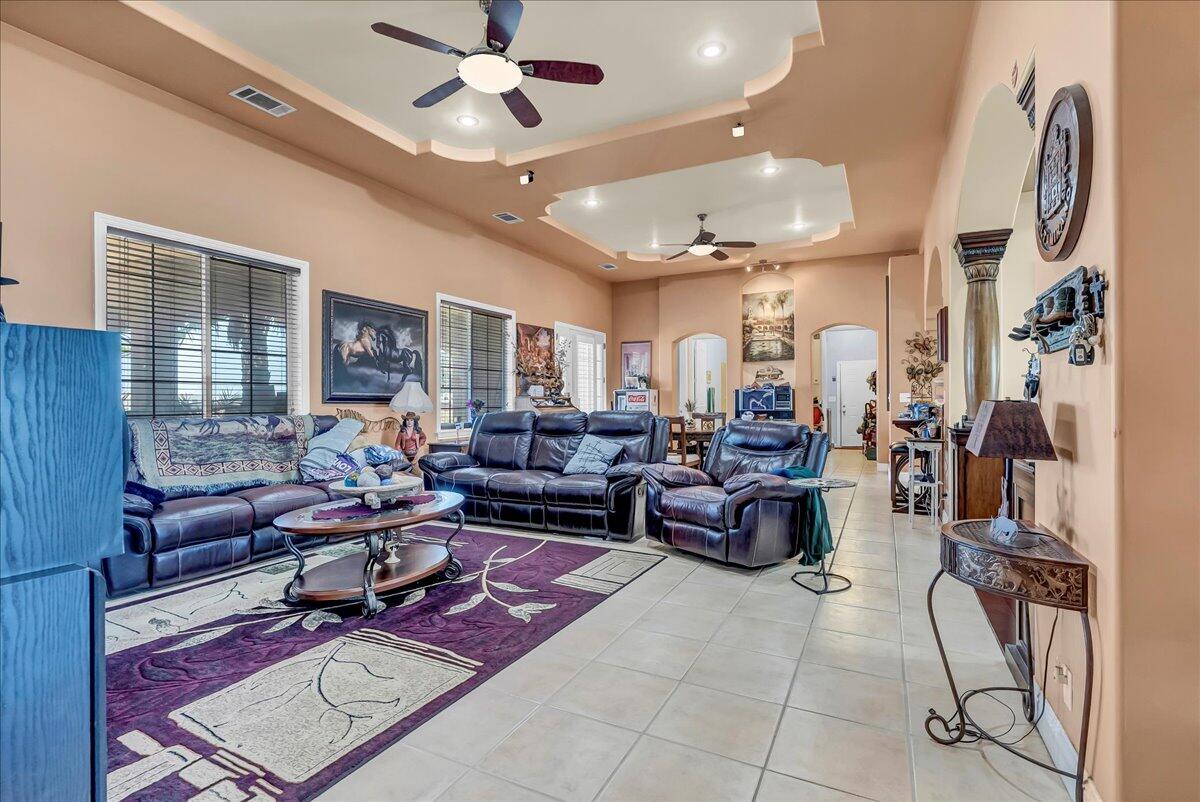 15084 18 1/2 Ave, Lemoore, CA 93245