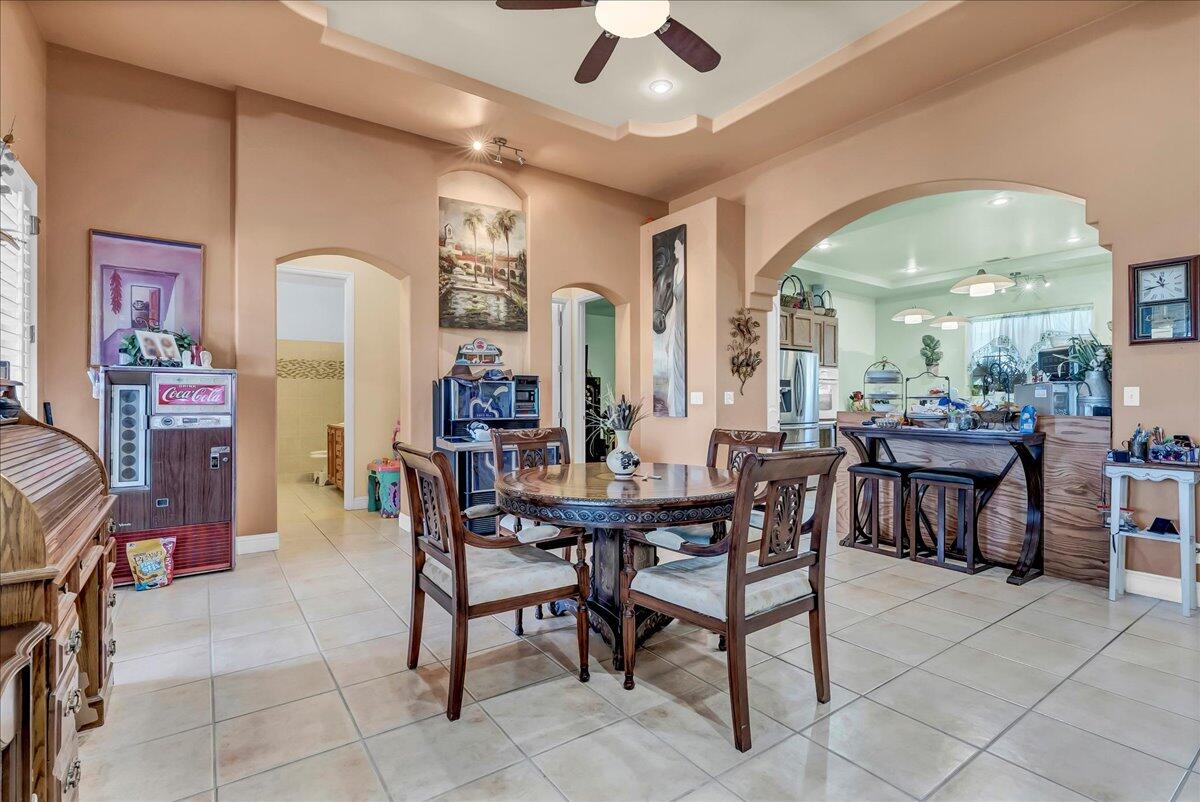 15084 18 1/2 Ave, Lemoore, CA 93245