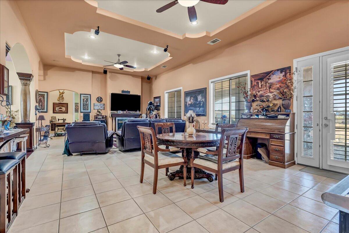 15084 18 1/2 Ave, Lemoore, CA 93245