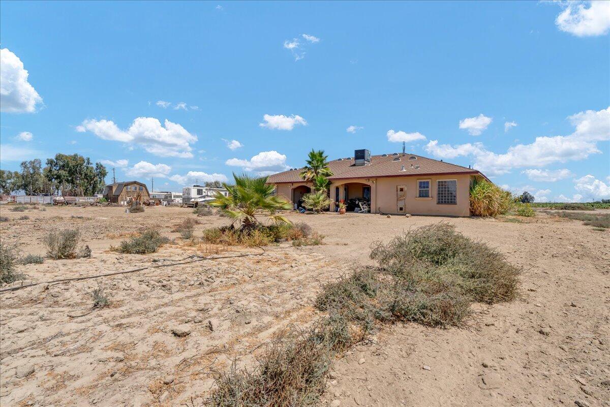 15084 18 1/2 Ave, Lemoore, CA 93245