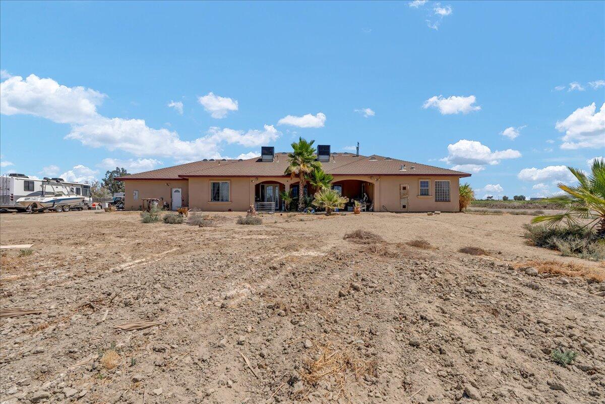 15084 18 1/2 Ave, Lemoore, CA 93245