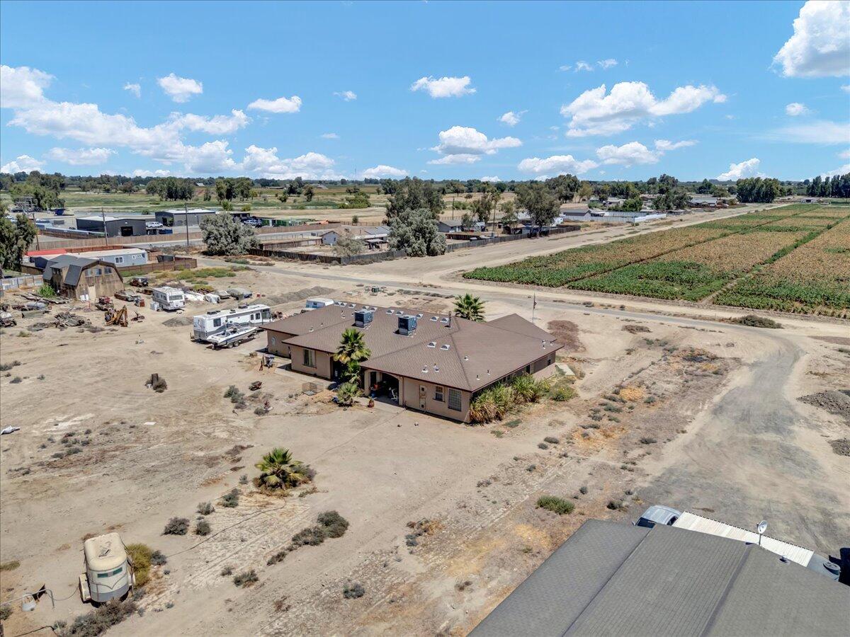 15084 18 1/2 Ave, Lemoore, CA 93245