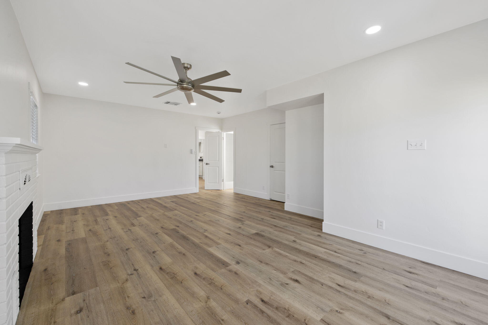 1404 Kaweah St, Hanford, CA 93230