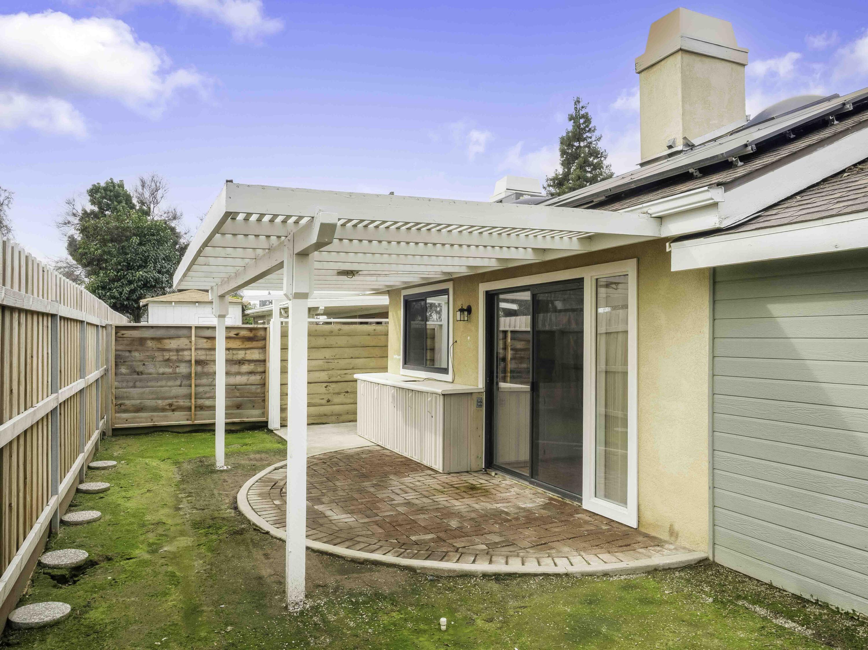 1507 E Vassar Dr, Visalia, CA 93292