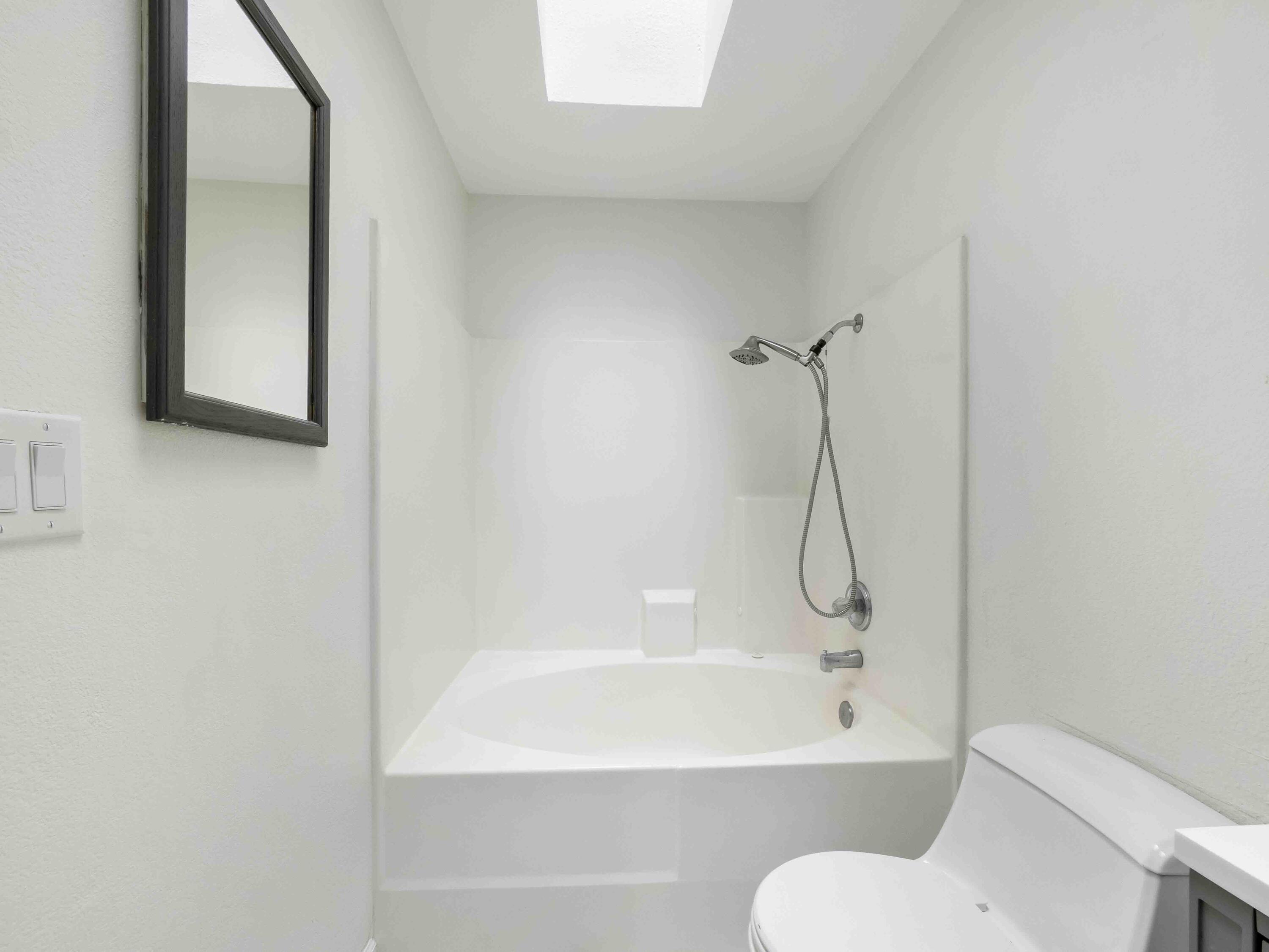 1507 E Vassar Dr, Visalia, CA 93292