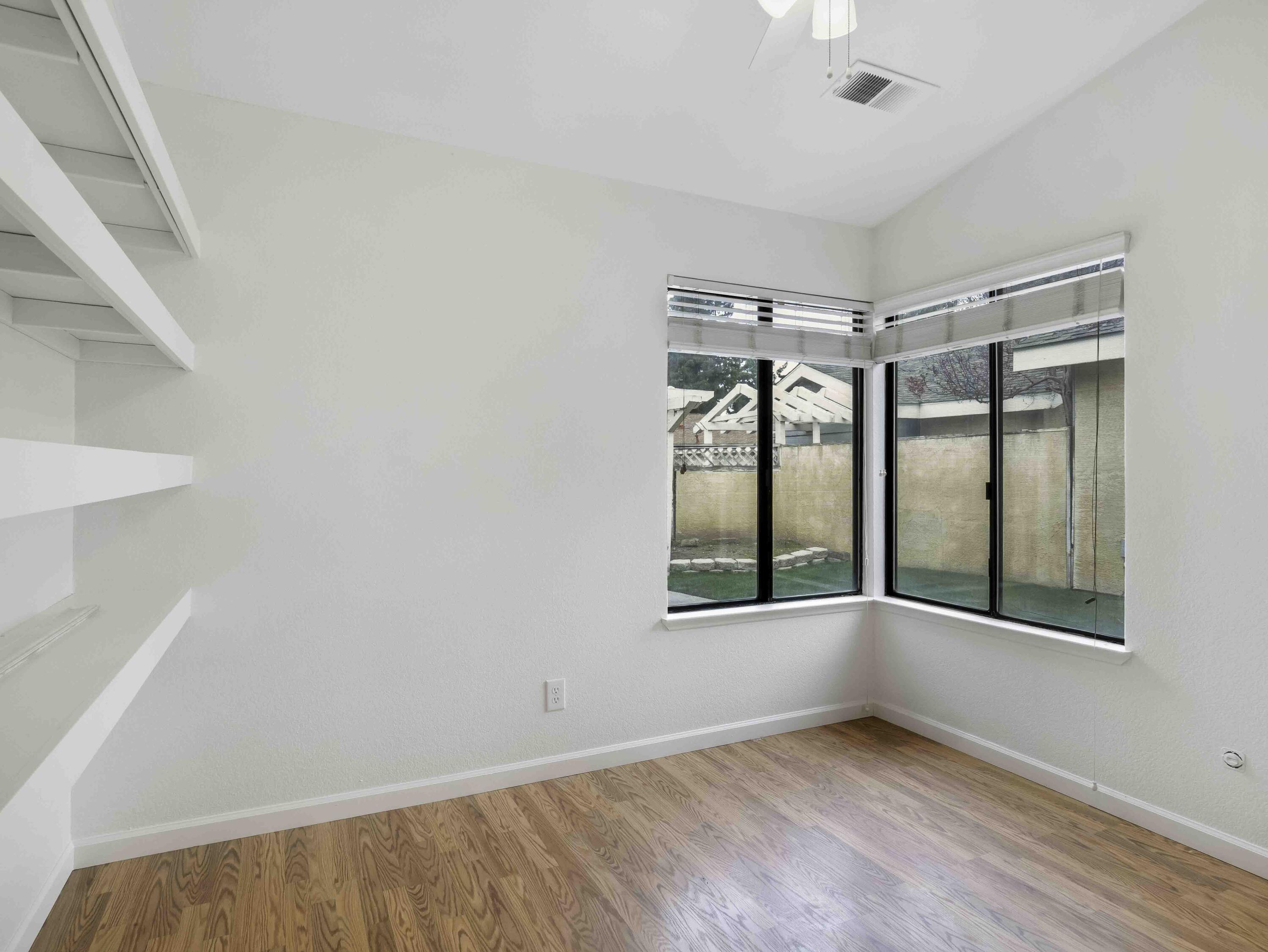 1507 E Vassar Dr, Visalia, CA 93292