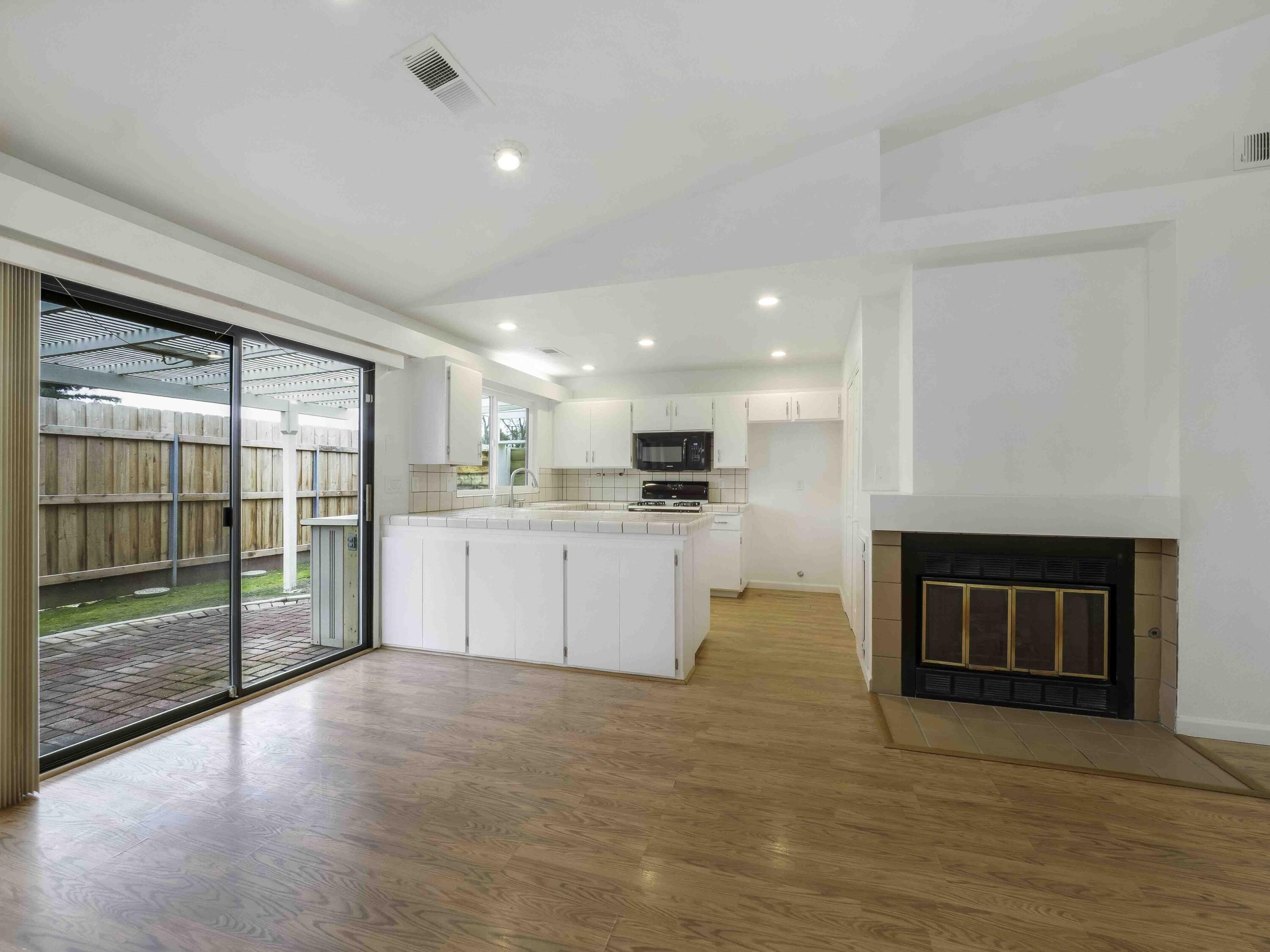 1507 E Vassar Dr, Visalia, CA 93292