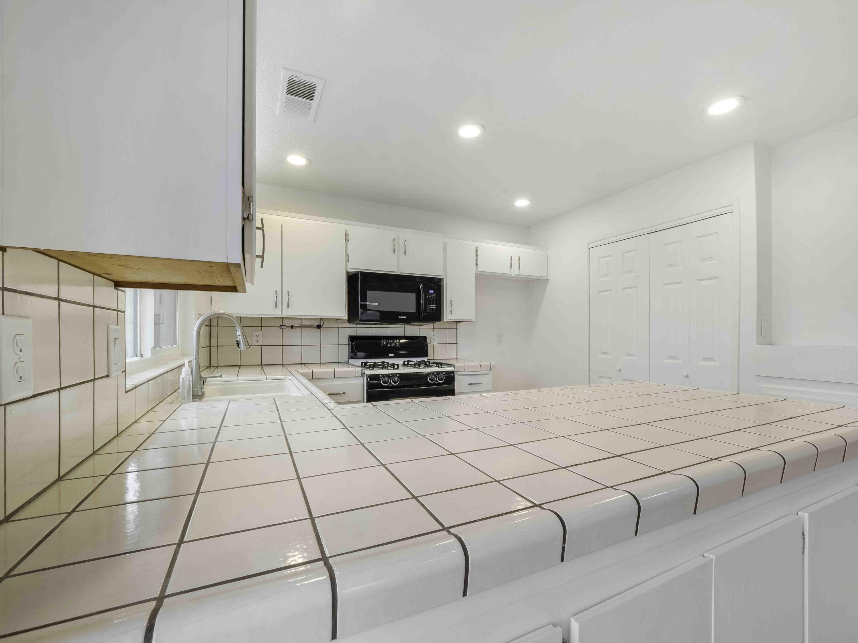 1507 E Vassar Dr, Visalia, CA 93292