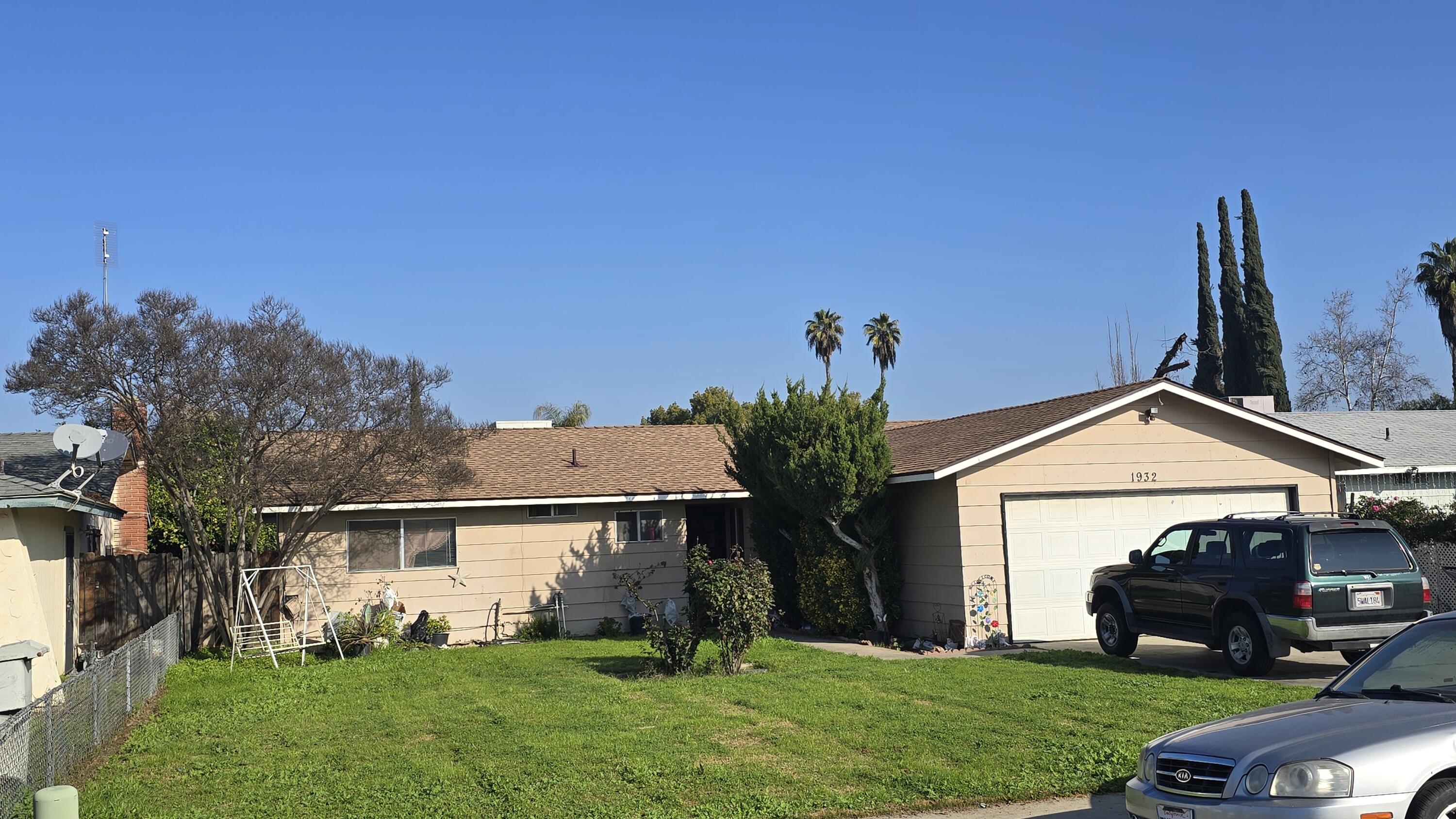 1932 W Prospect Ave, Visalia, CA 93291