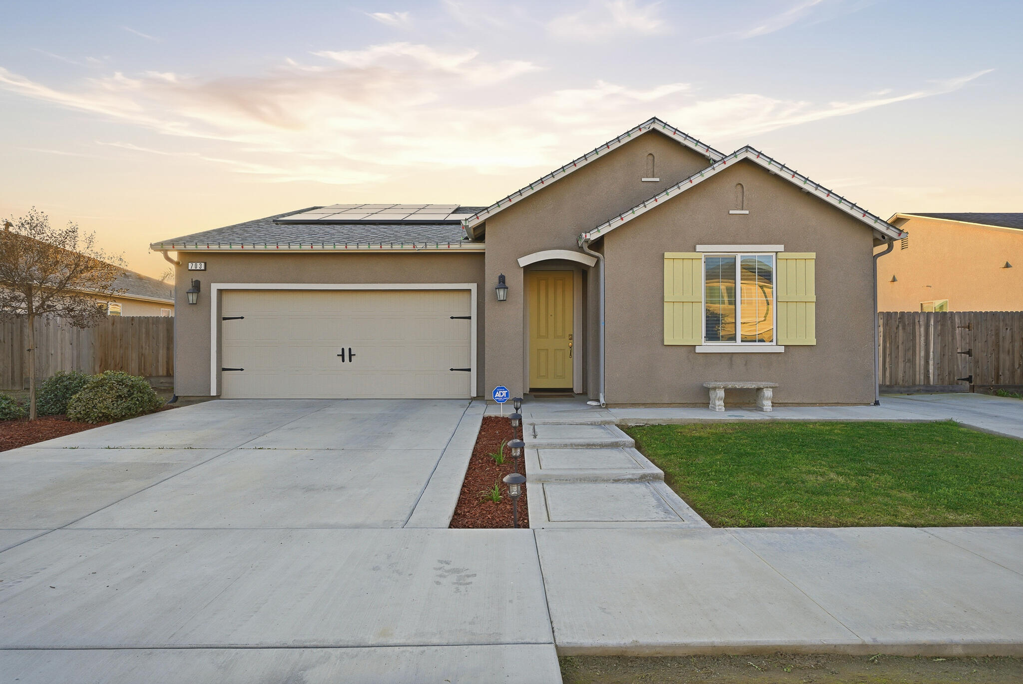 703 S Grand St, Visalia, CA 93292