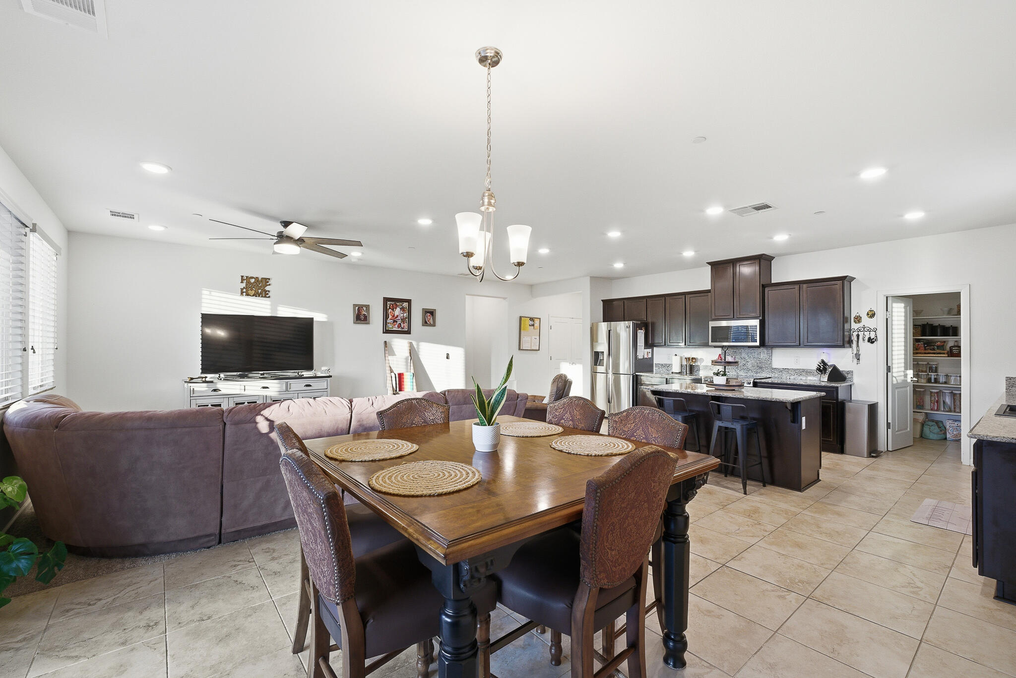 703 S Grand St, Visalia, CA 93292