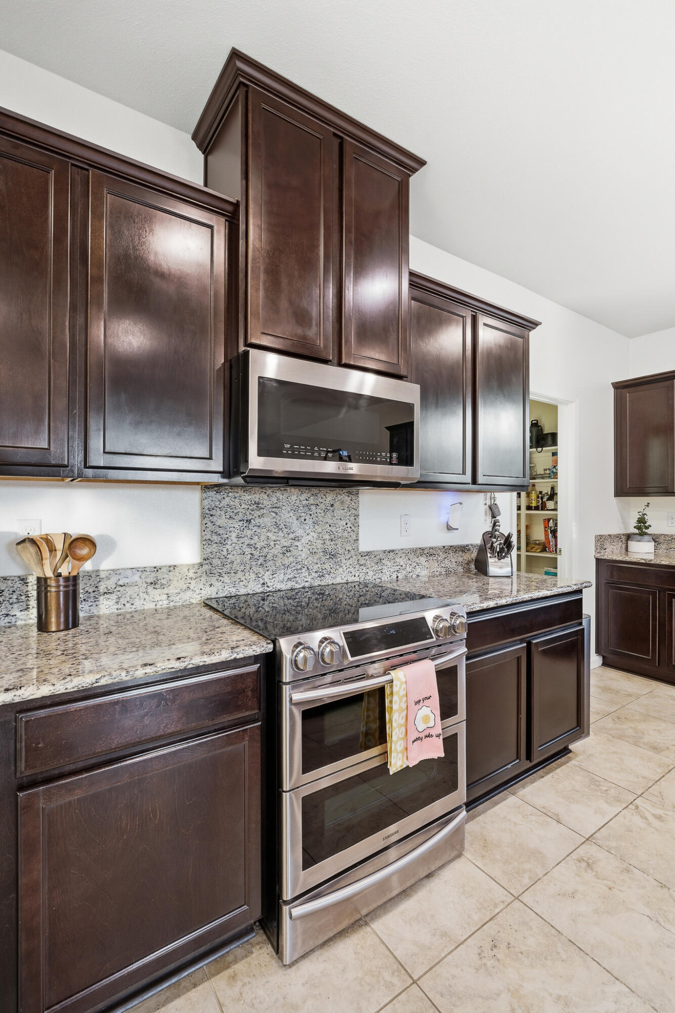 703 S Grand St, Visalia, CA 93292