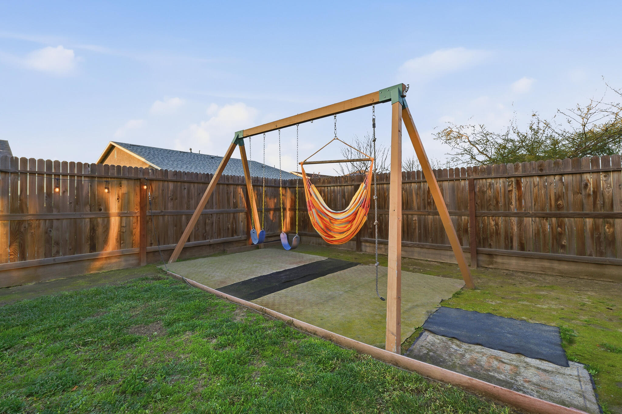 703 S Grand St, Visalia, CA 93292