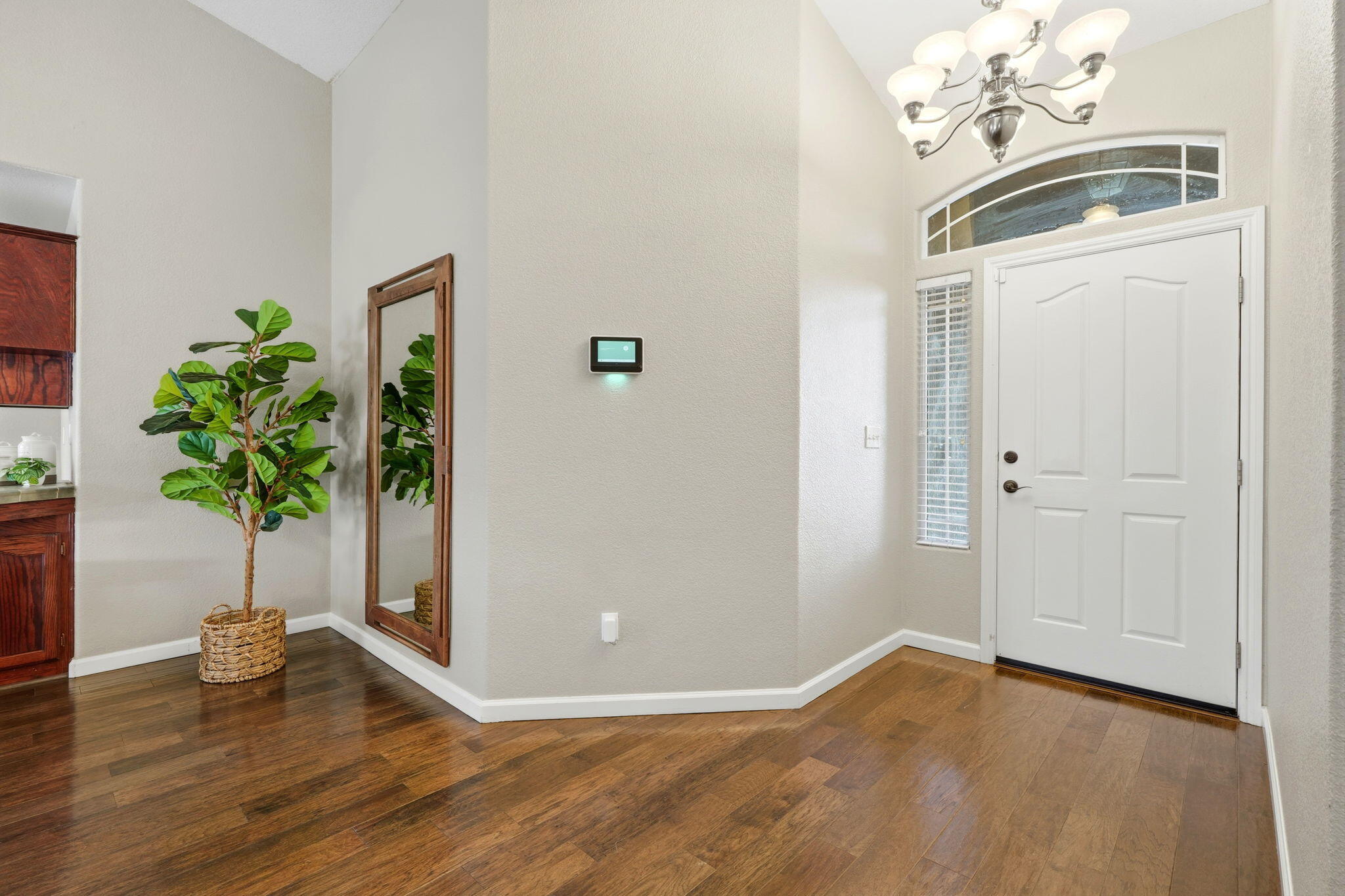 2431 S Cedar St, Visalia, CA 93292