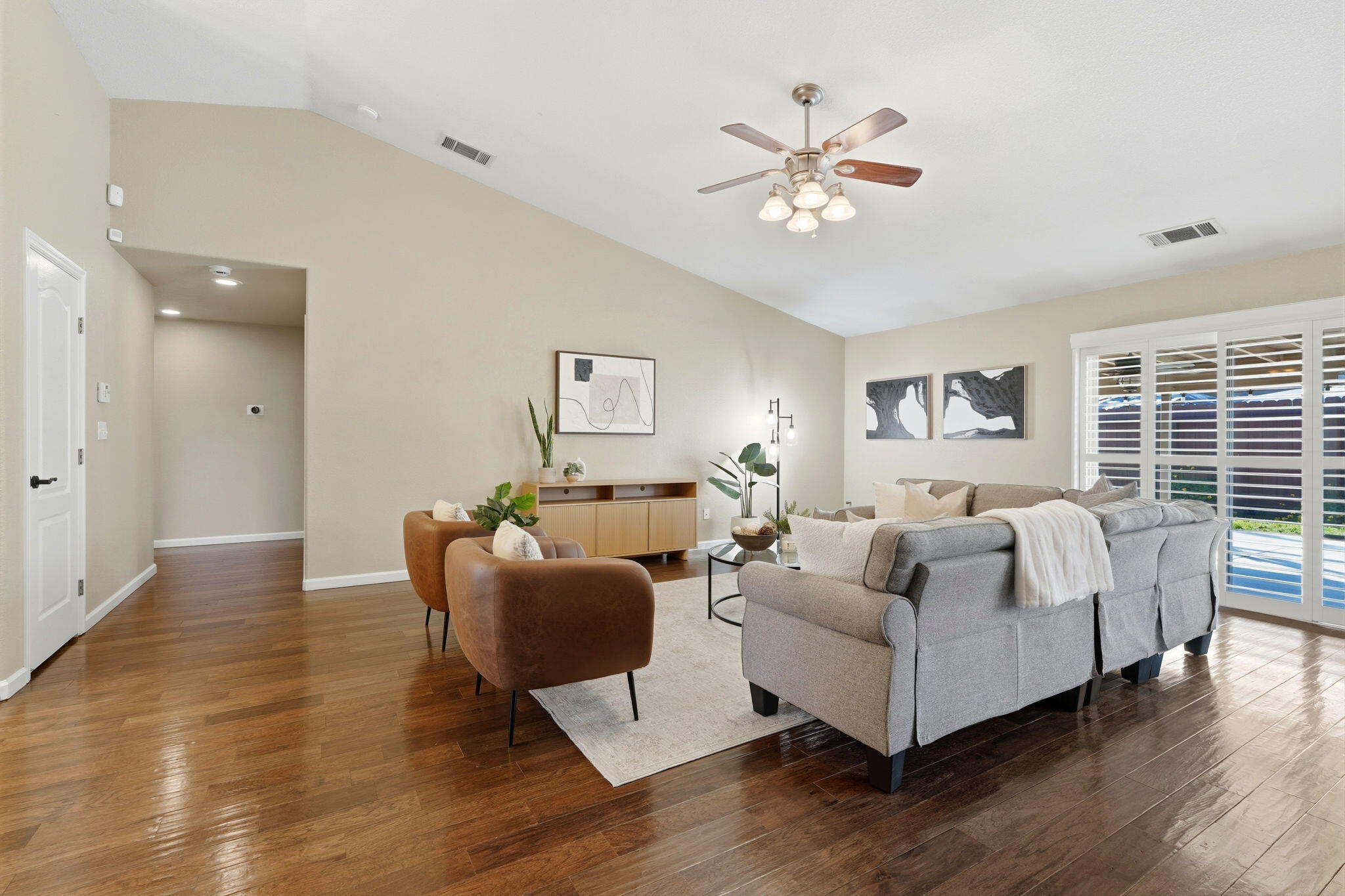 2431 S Cedar St, Visalia, CA 93292