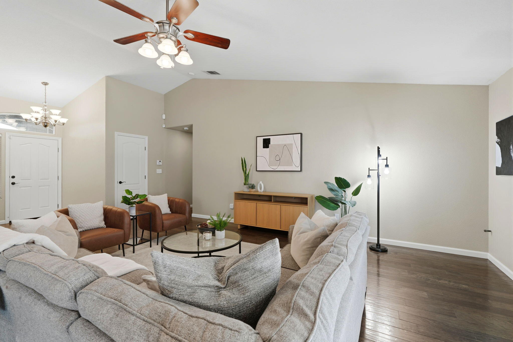 2431 S Cedar St, Visalia, CA 93292