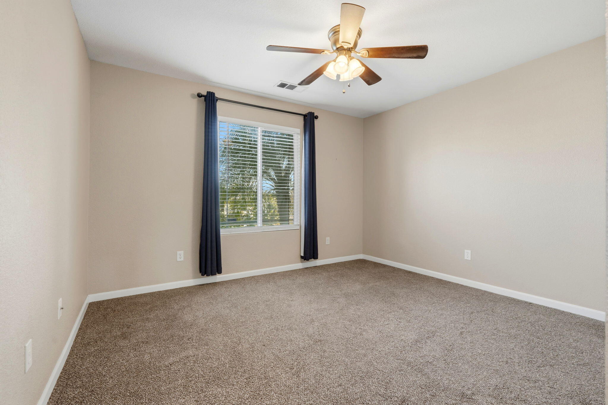 2431 S Cedar St, Visalia, CA 93292