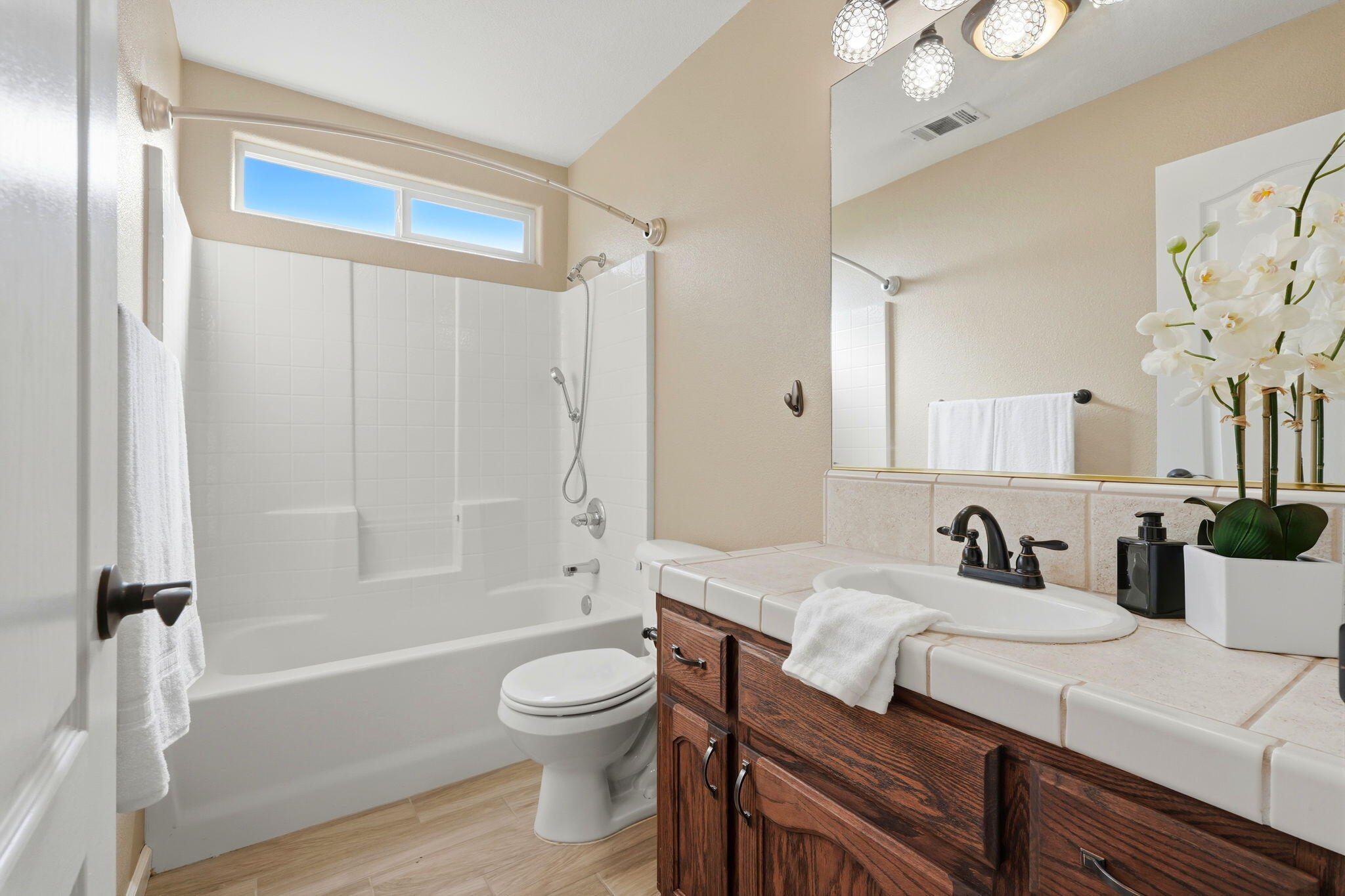 2431 S Cedar St, Visalia, CA 93292