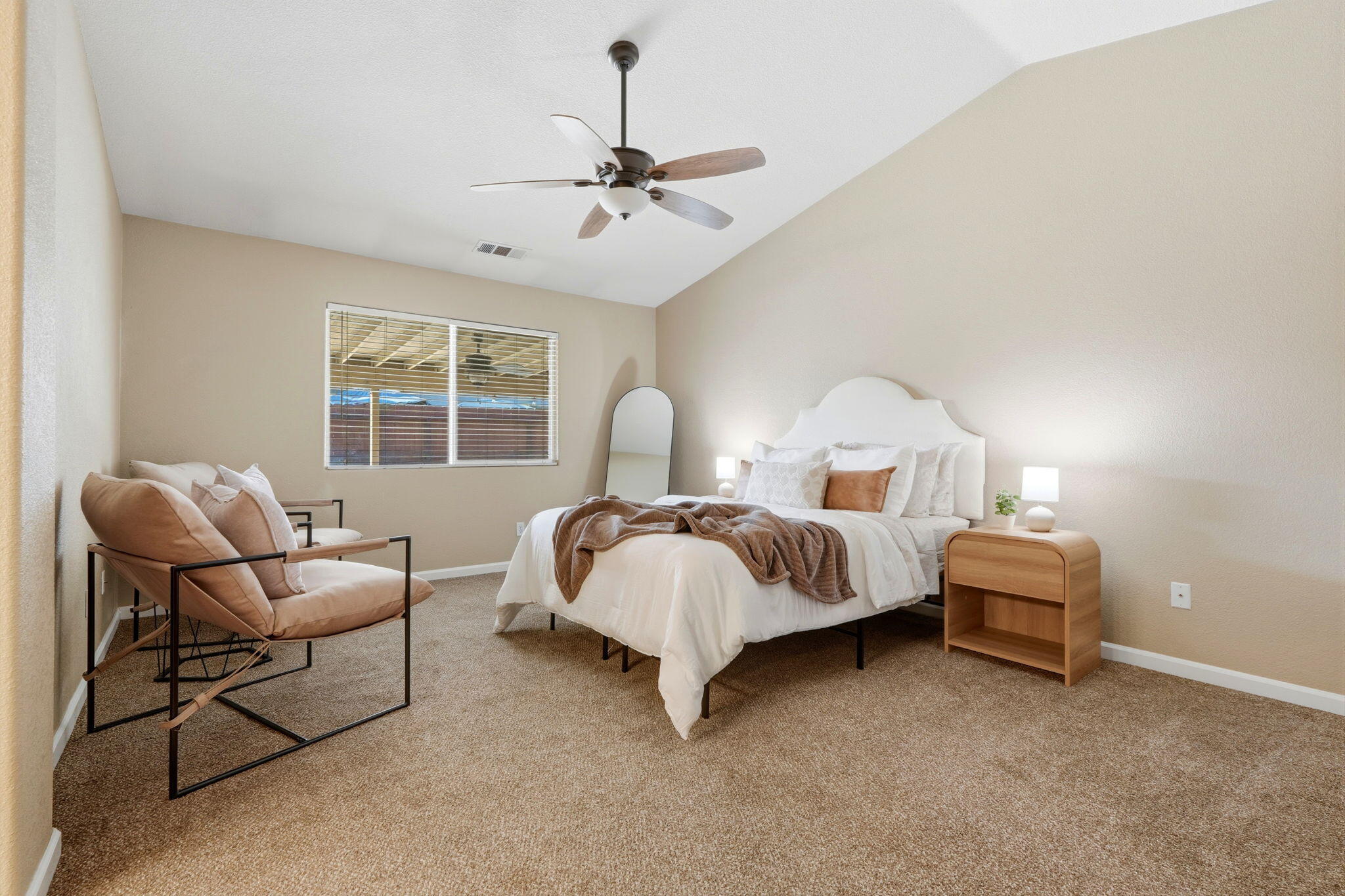 2431 S Cedar St, Visalia, CA 93292