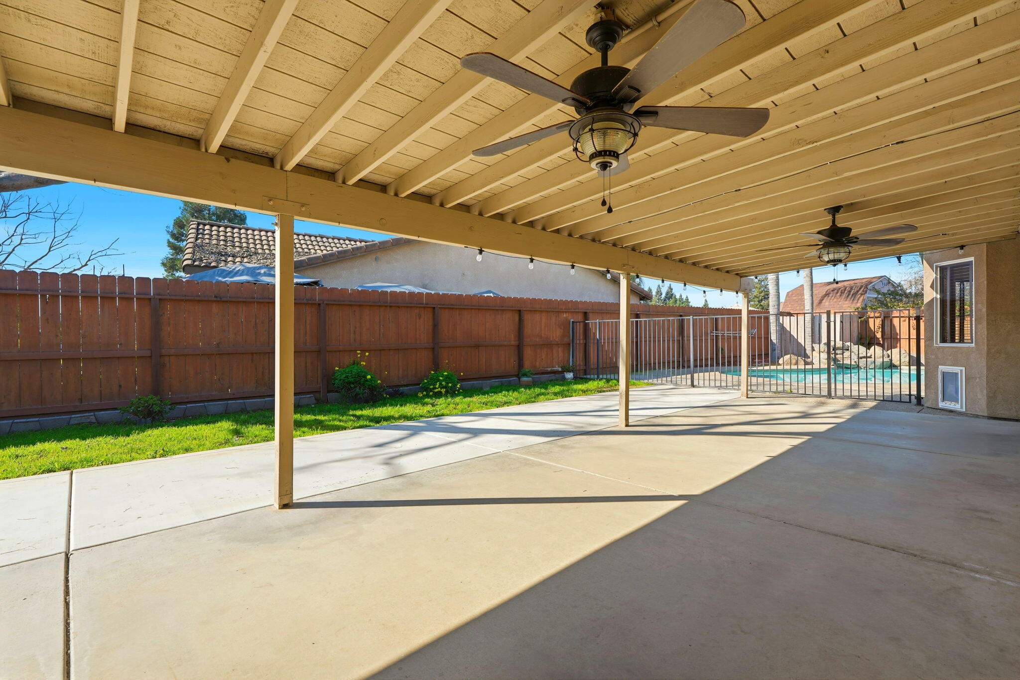 2431 S Cedar St, Visalia, CA 93292