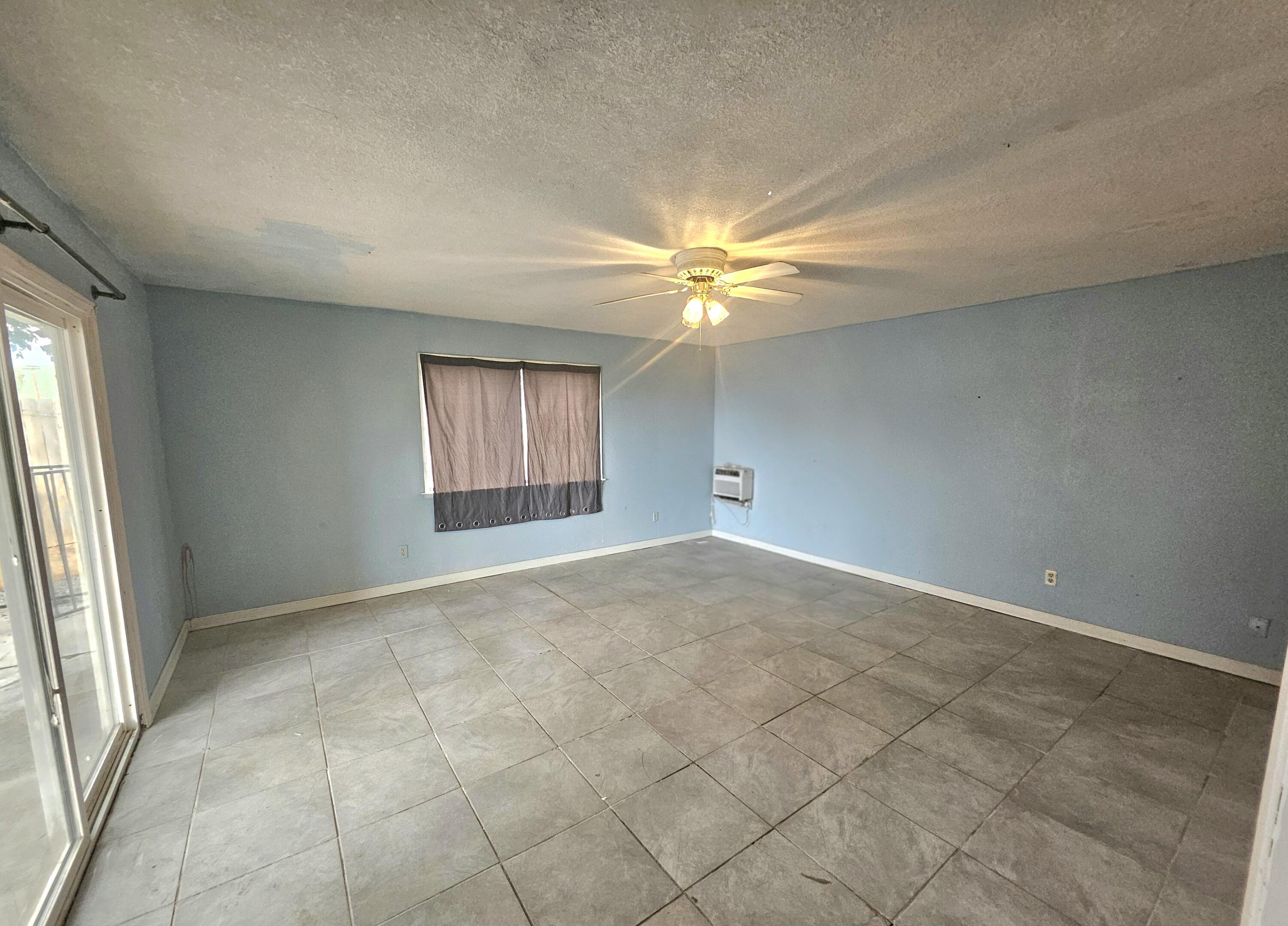 724 E Kanai Ave, Porterville, CA 93257