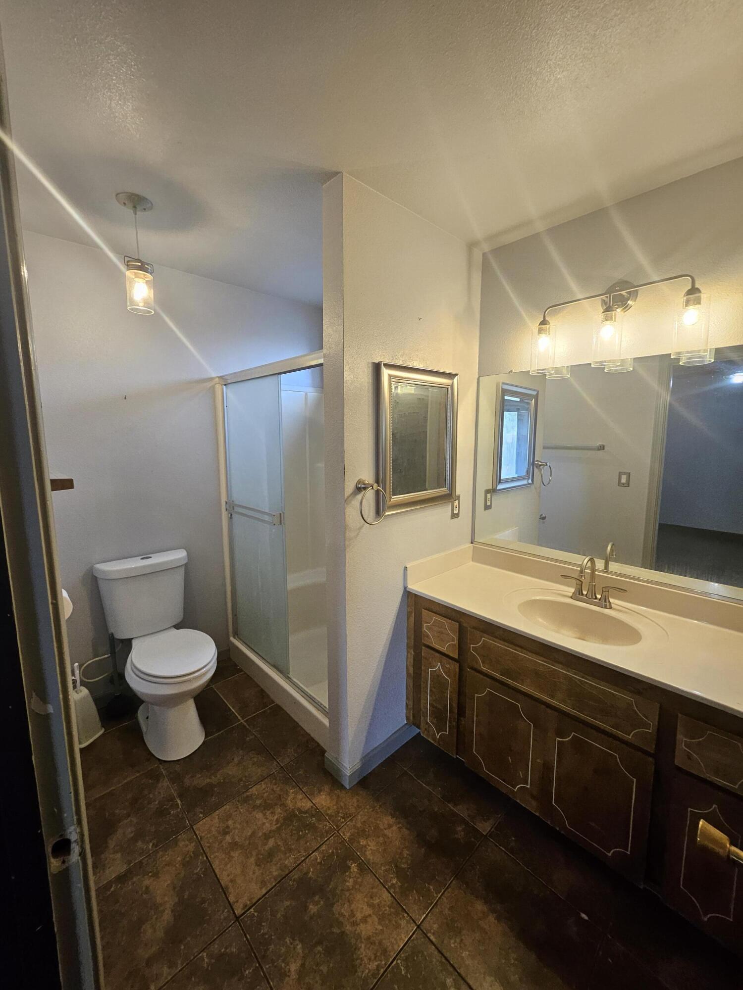 724 E Kanai Ave, Porterville, CA 93257