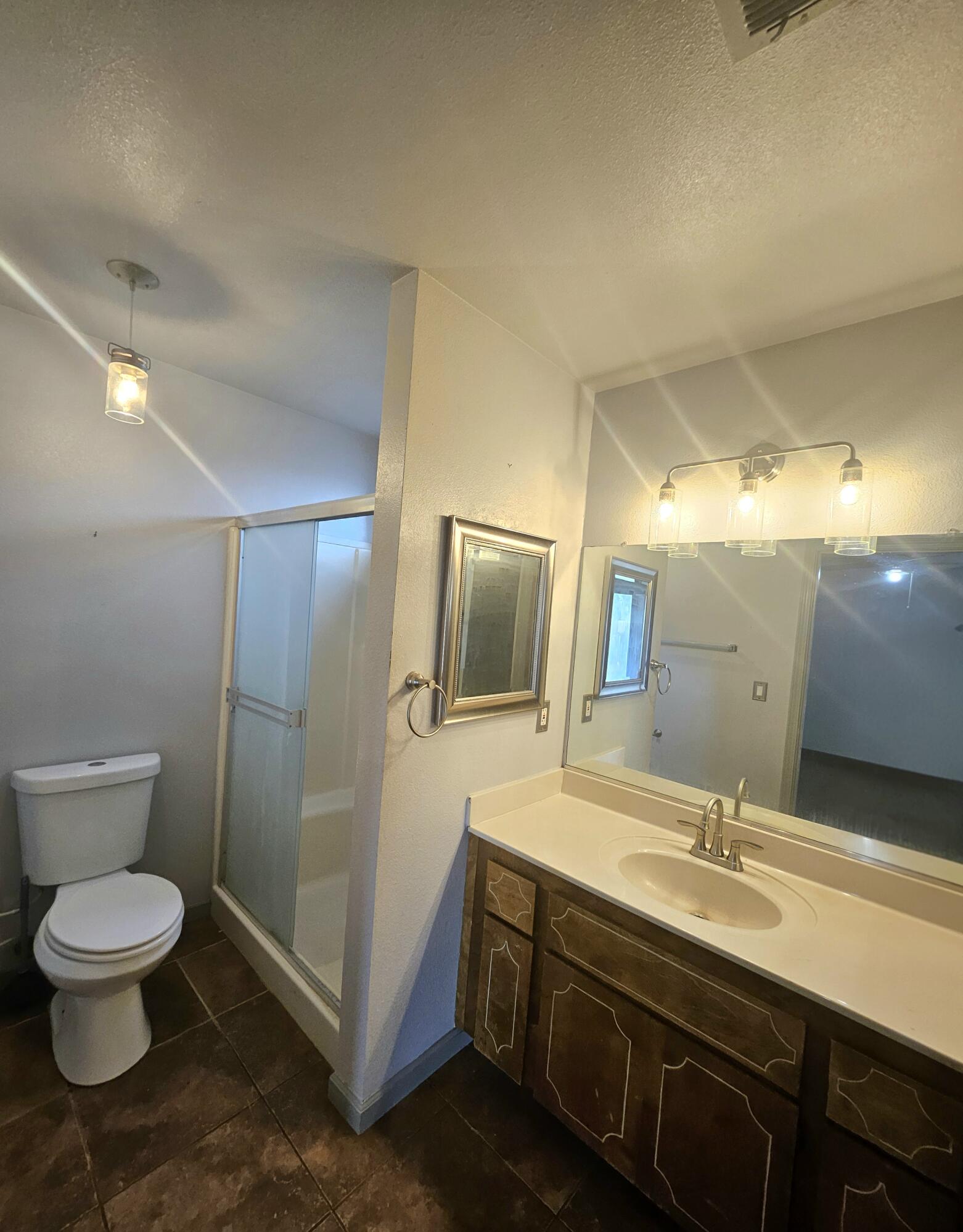 724 E Kanai Ave, Porterville, CA 93257