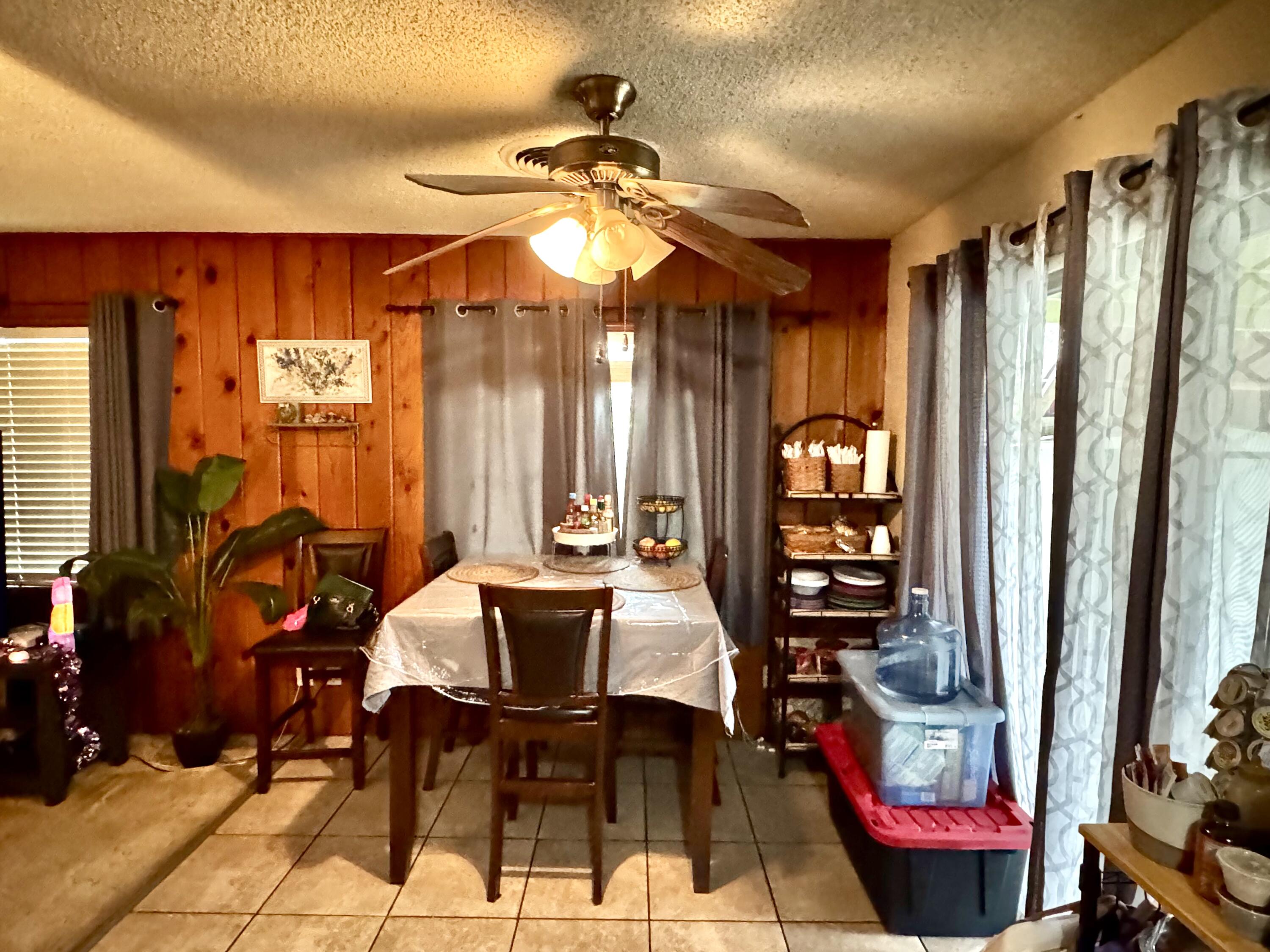 161 Linda Vista Dr, Lindsay, CA 93247