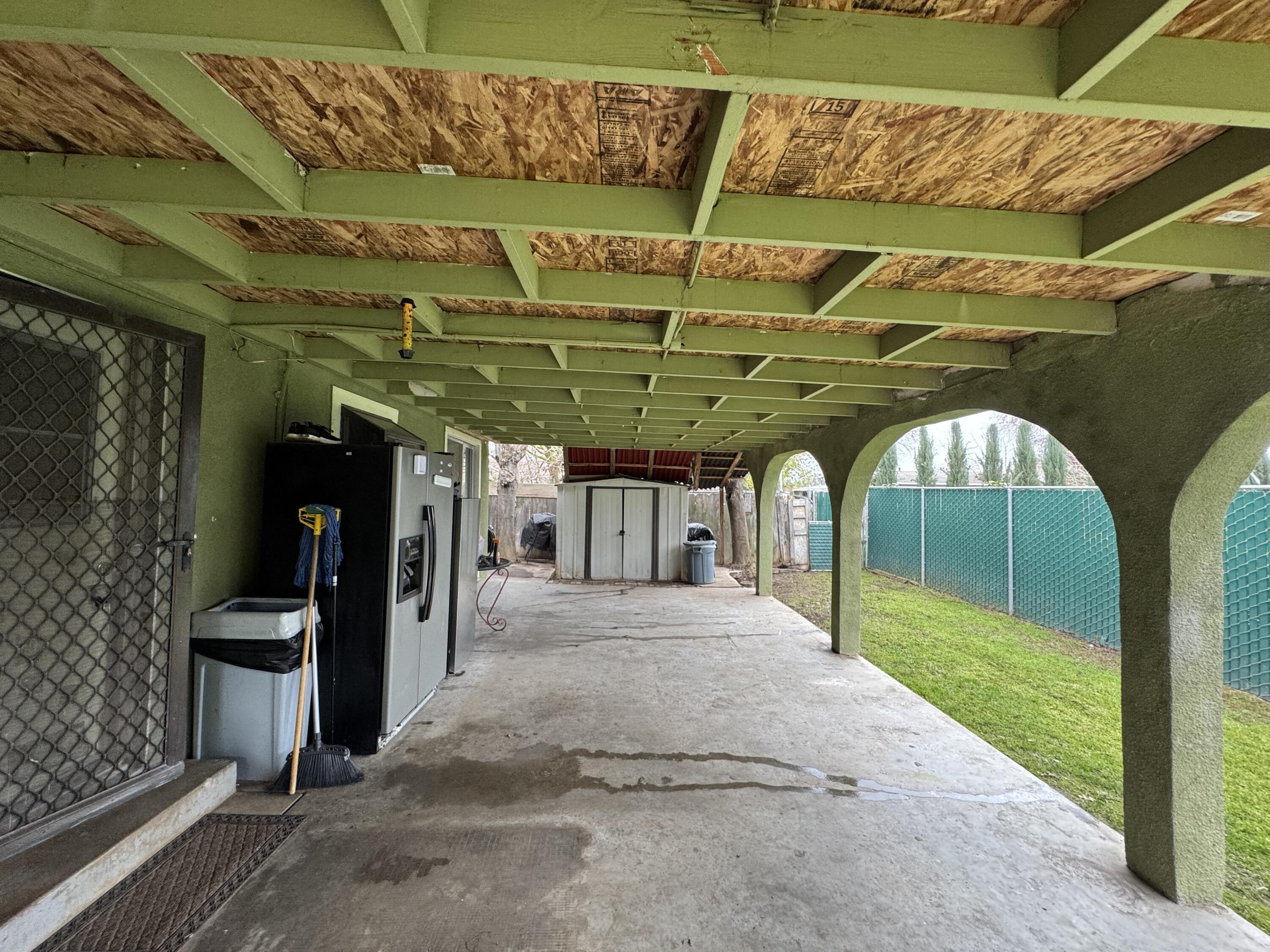 161 Linda Vista Dr, Lindsay, CA 93247