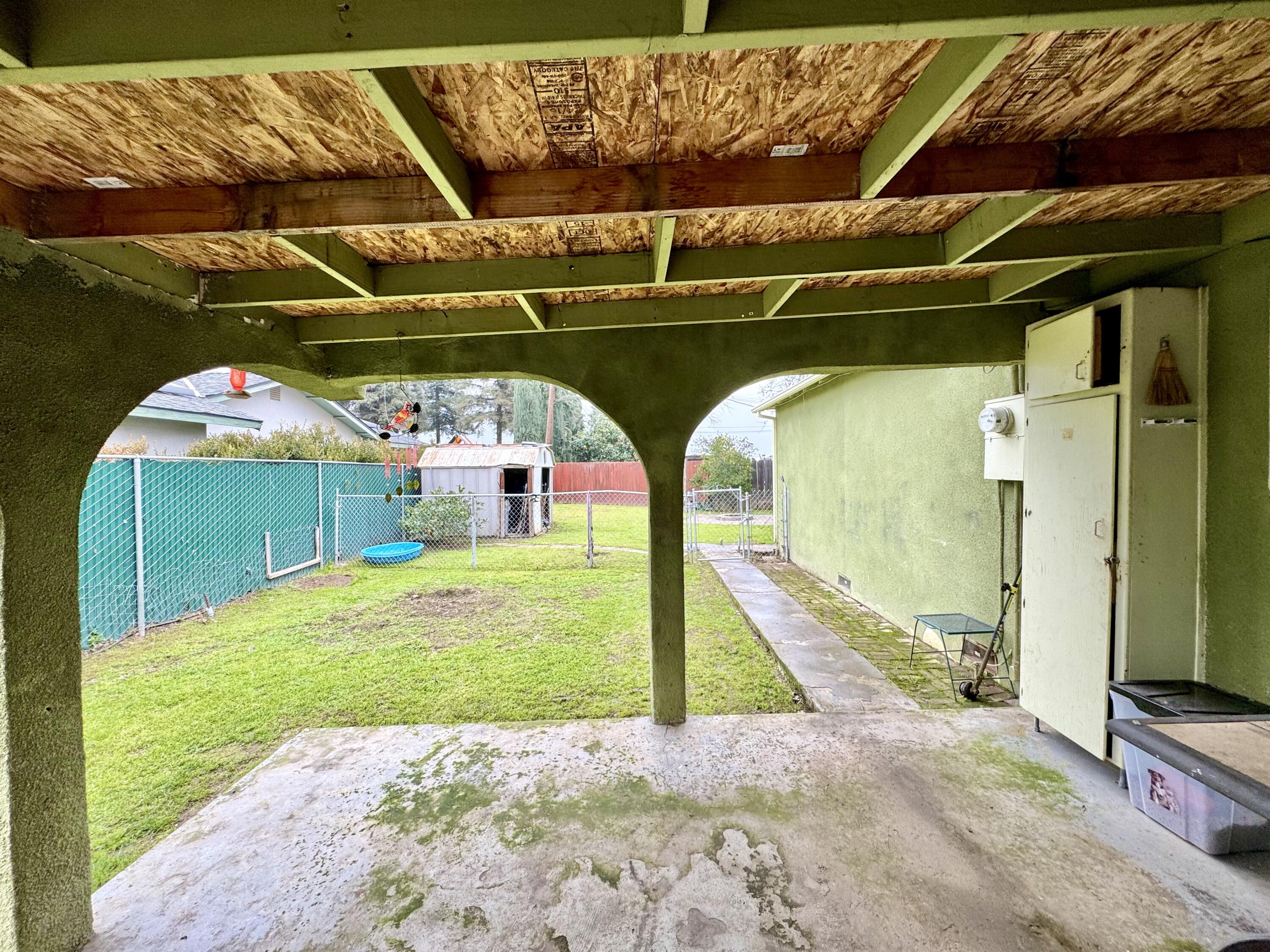 161 Linda Vista Dr, Lindsay, CA 93247