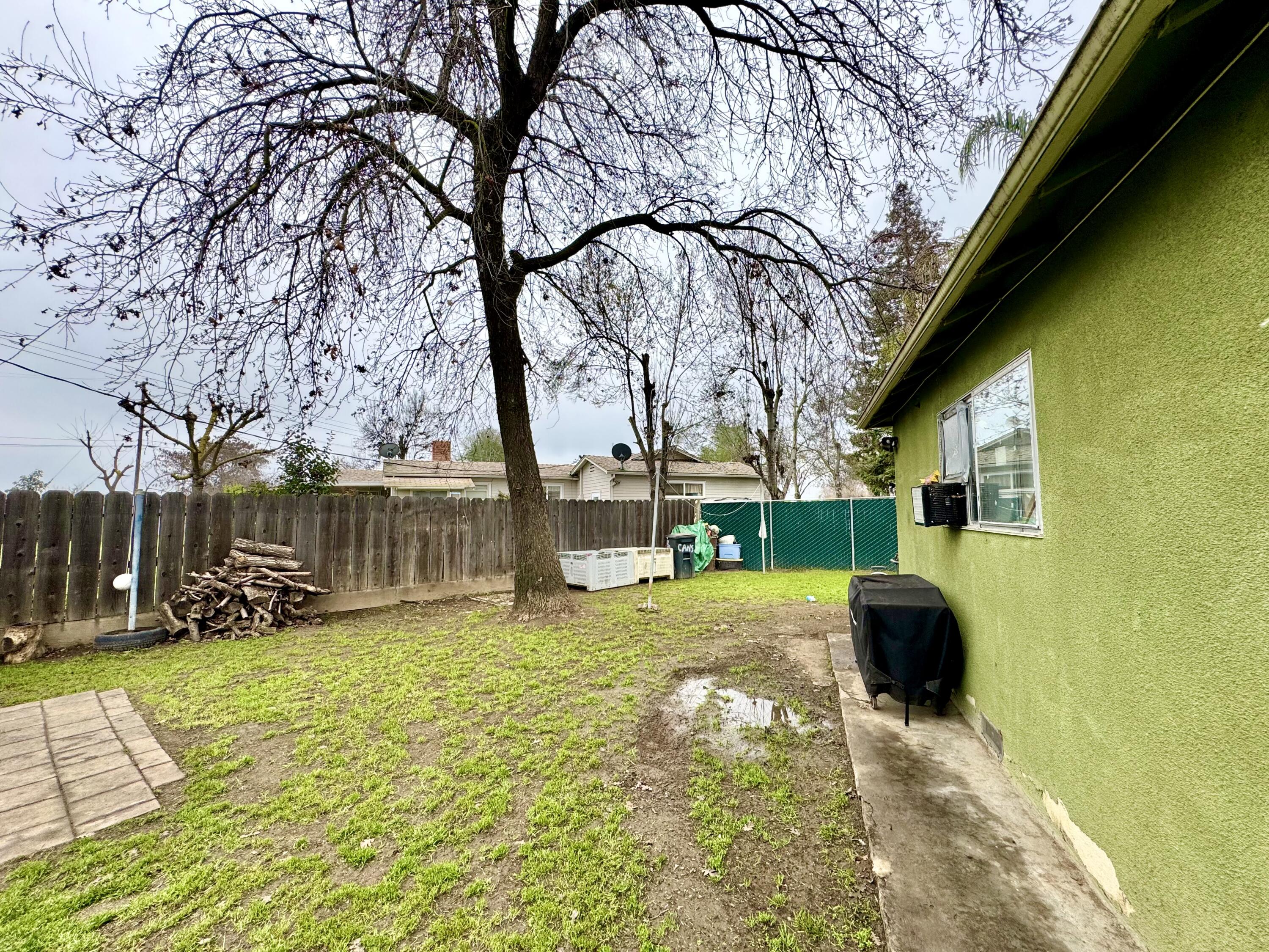 161 Linda Vista Dr, Lindsay, CA 93247