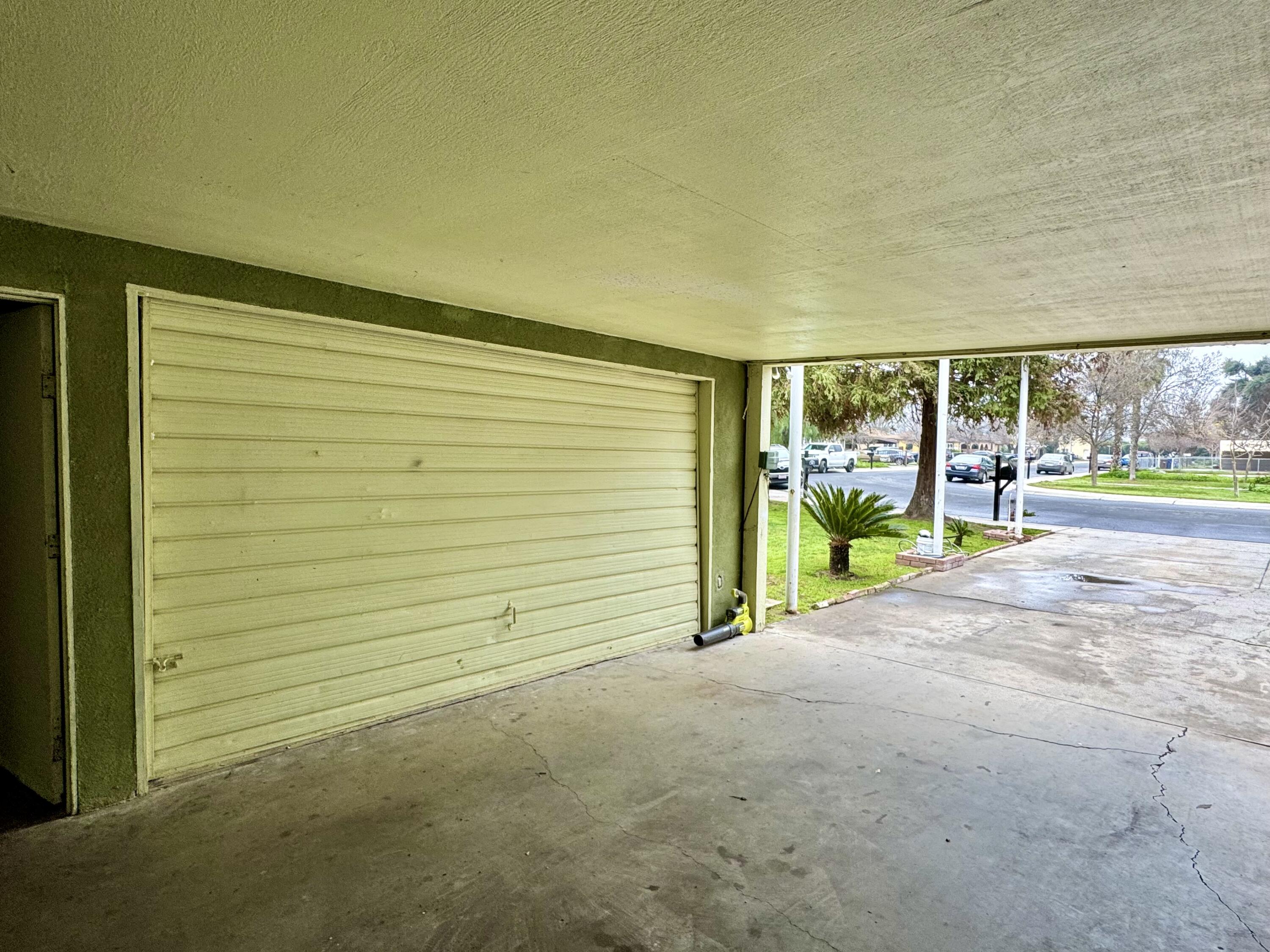 161 Linda Vista Dr, Lindsay, CA 93247