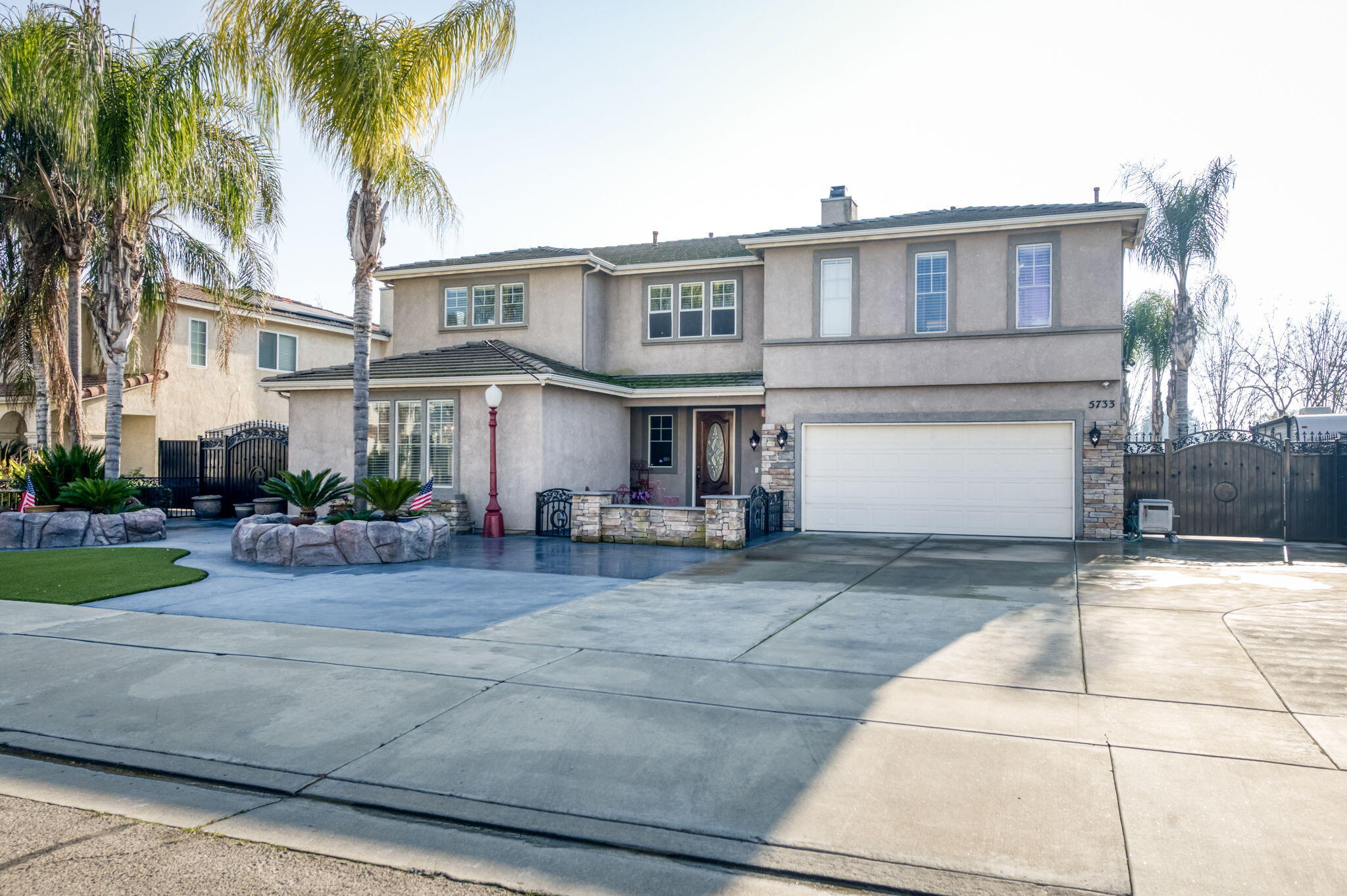5733 W Babcock Ave, Visalia, CA 93291