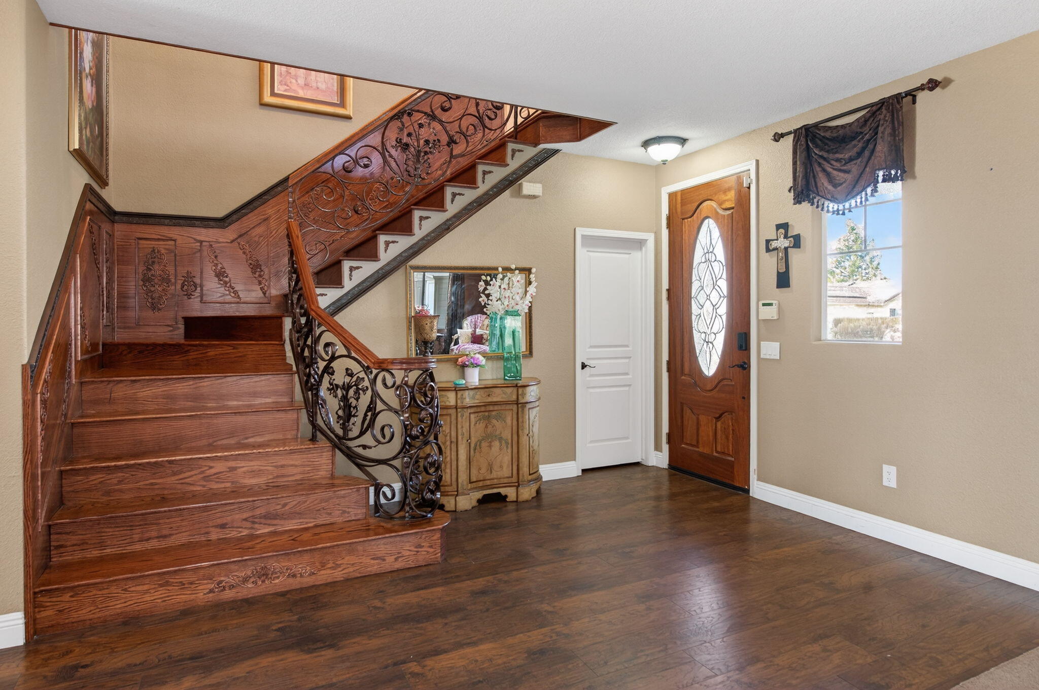 5733 W Babcock Ave, Visalia, CA 93291