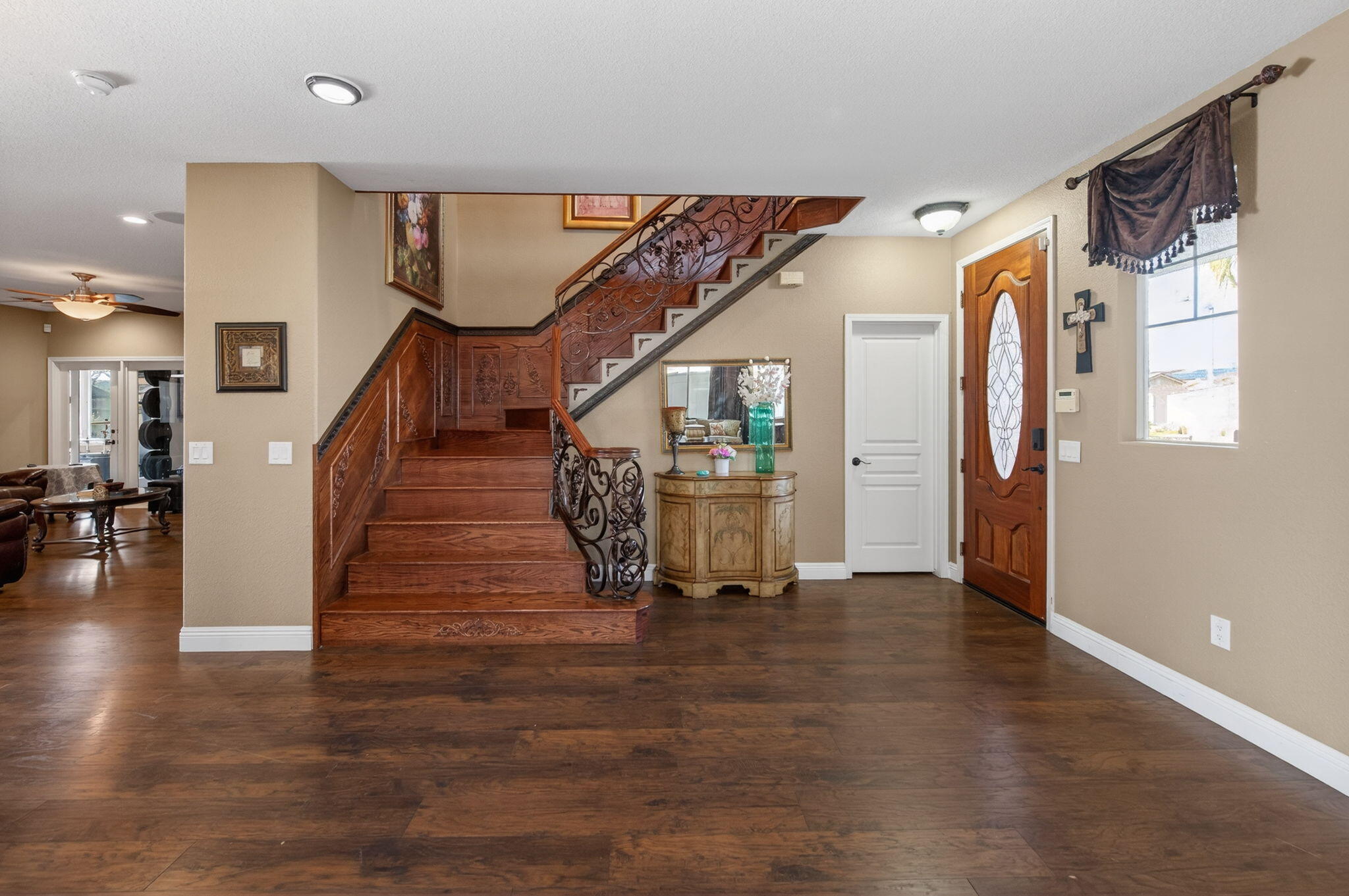 5733 W Babcock Ave, Visalia, CA 93291