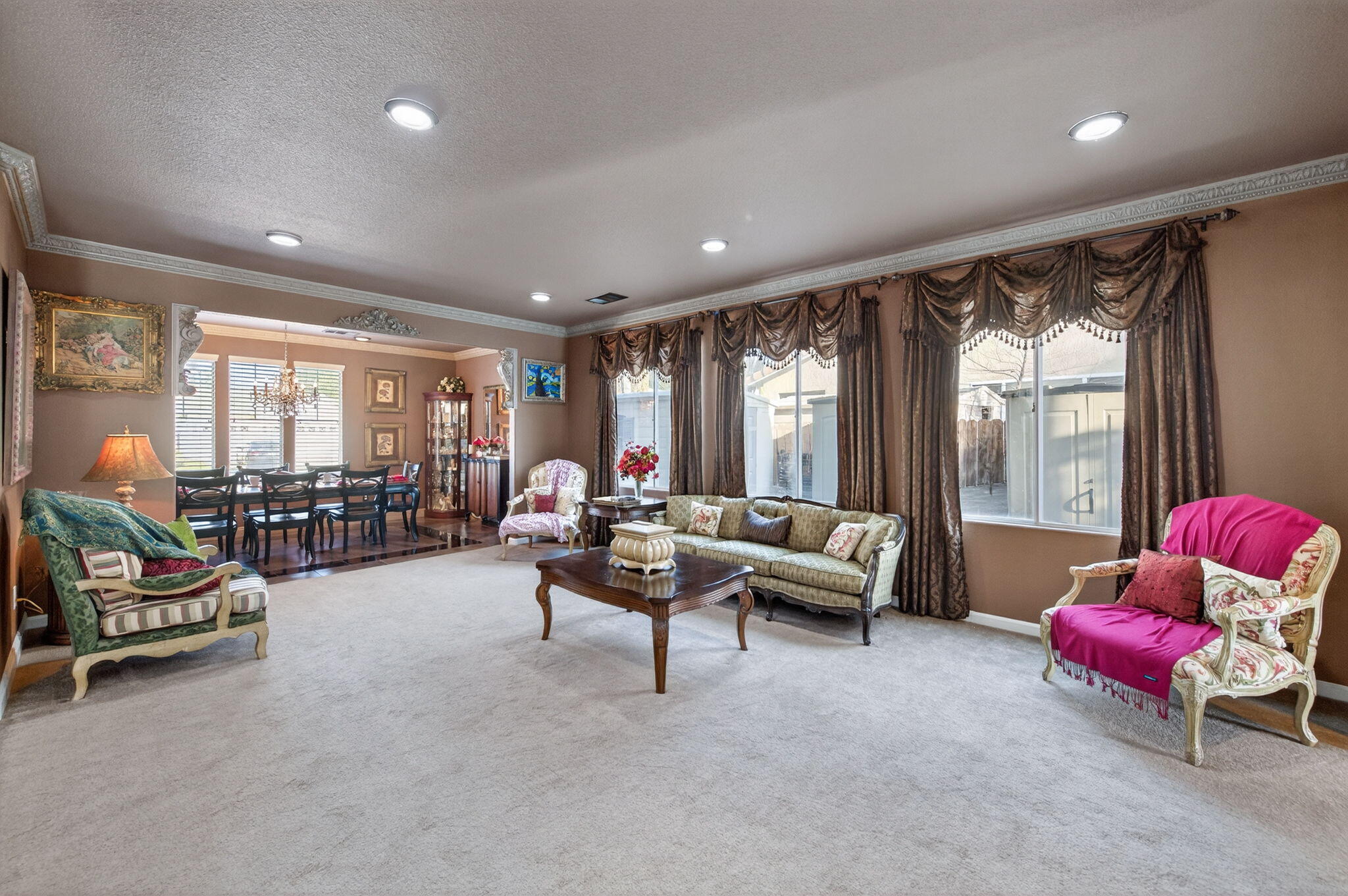 5733 W Babcock Ave, Visalia, CA 93291