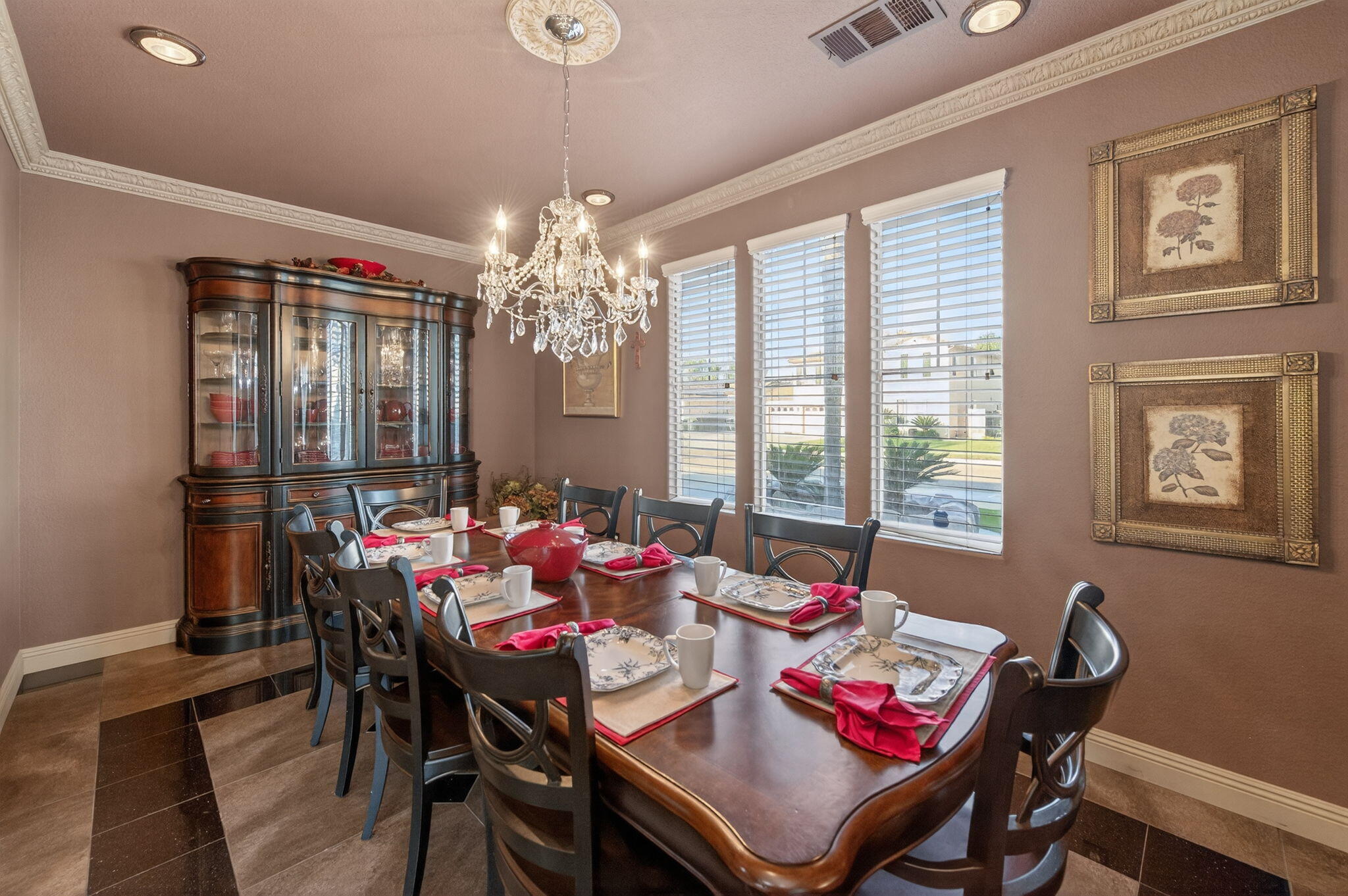 5733 W Babcock Ave, Visalia, CA 93291