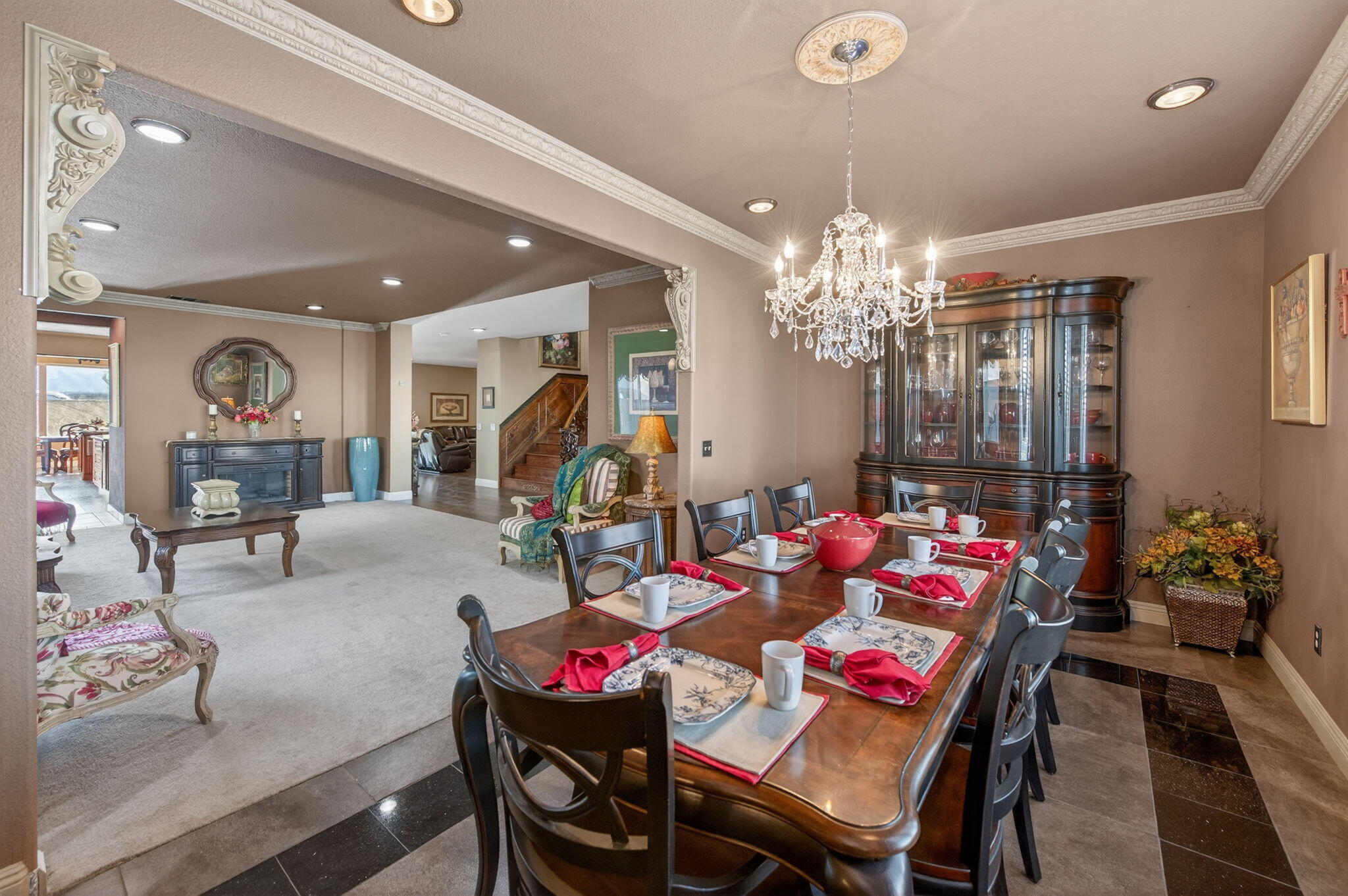 5733 W Babcock Ave, Visalia, CA 93291