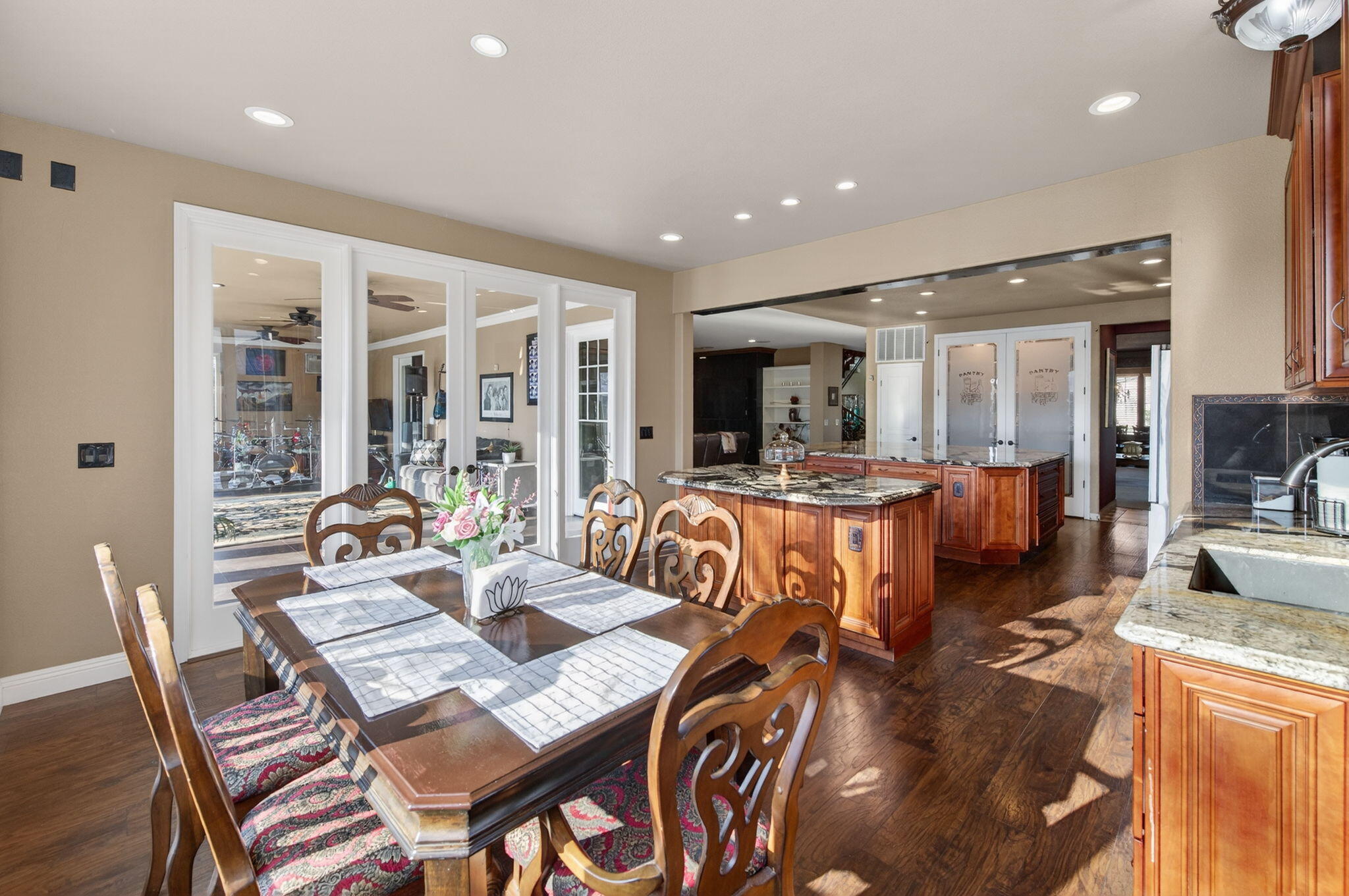 5733 W Babcock Ave, Visalia, CA 93291