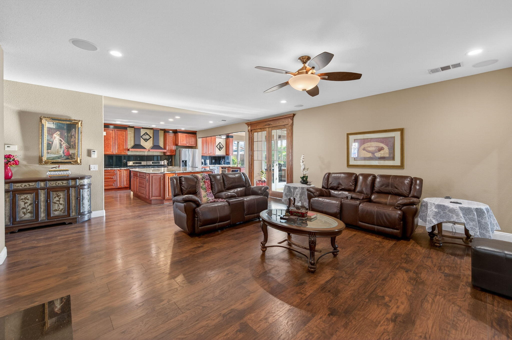 5733 W Babcock Ave, Visalia, CA 93291