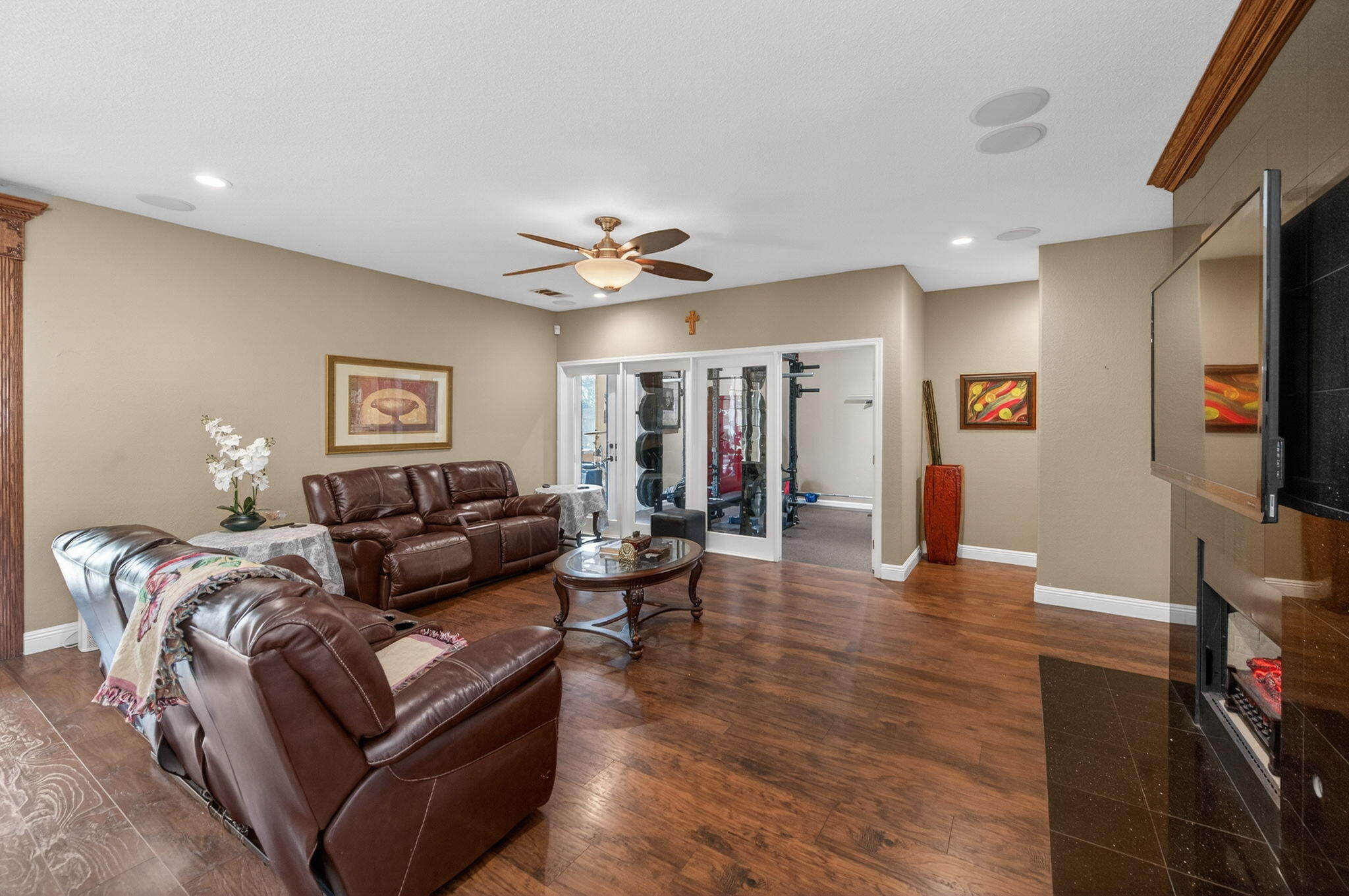 5733 W Babcock Ave, Visalia, CA 93291