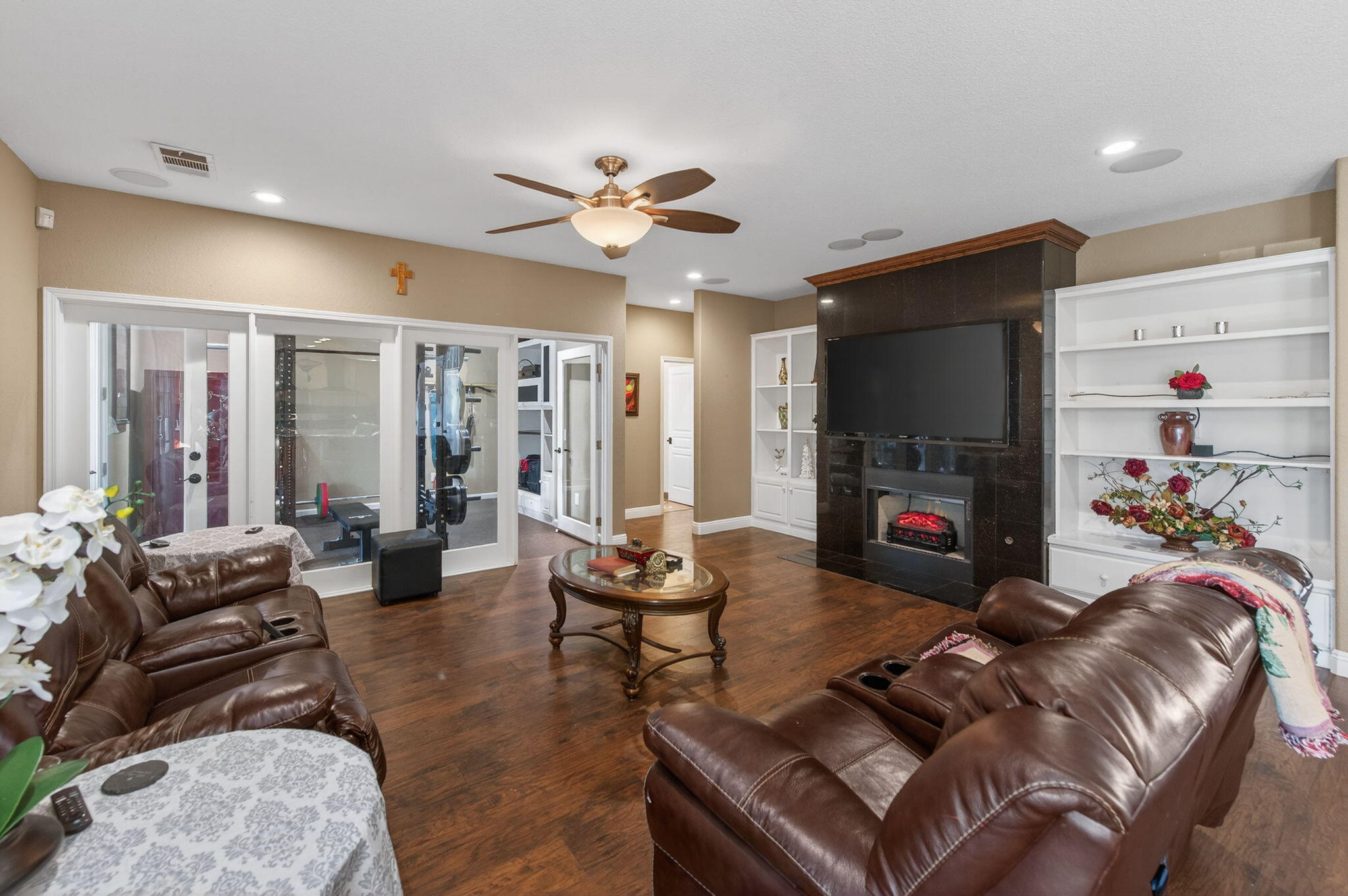 5733 W Babcock Ave, Visalia, CA 93291