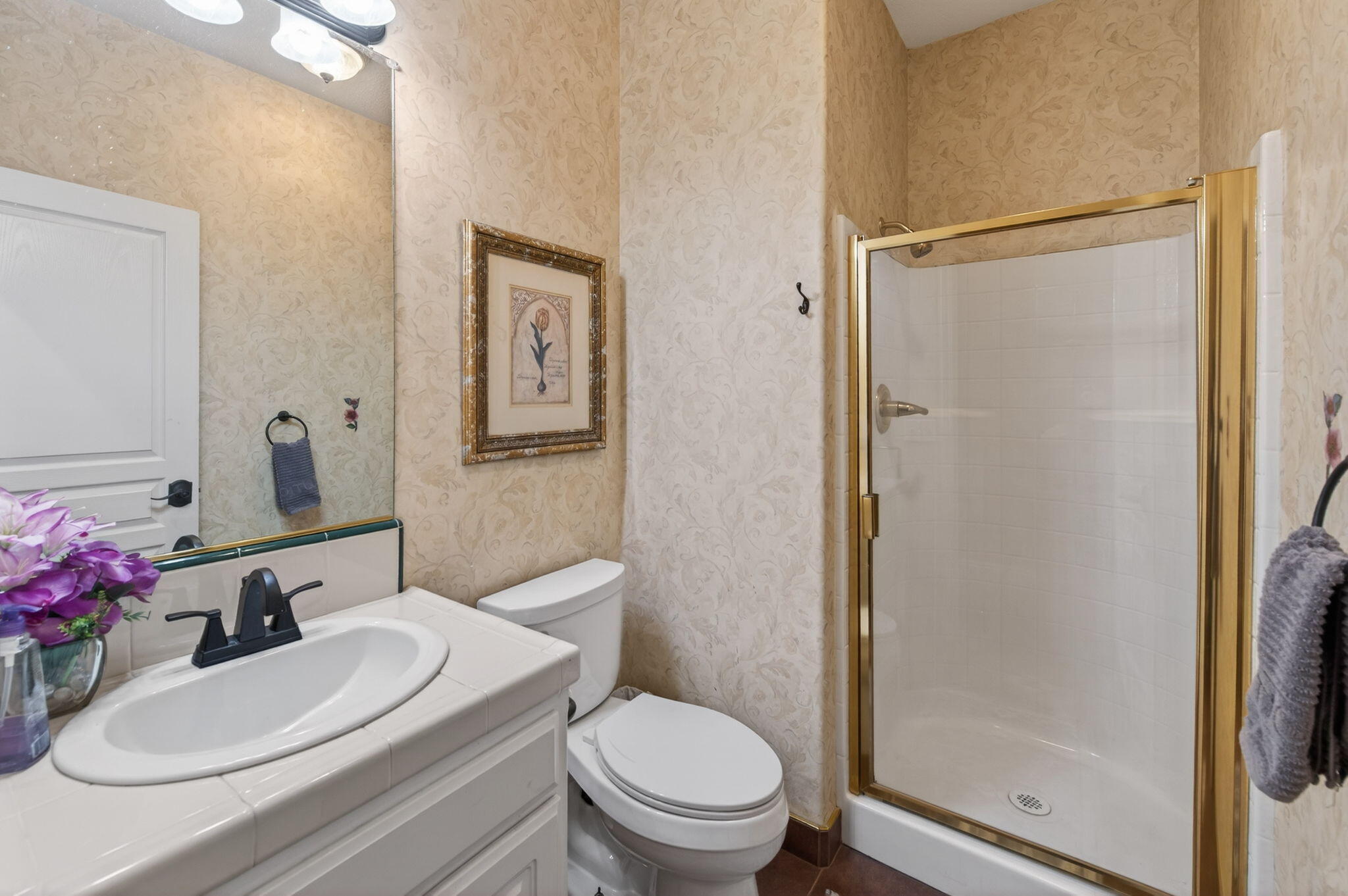 5733 W Babcock Ave, Visalia, CA 93291