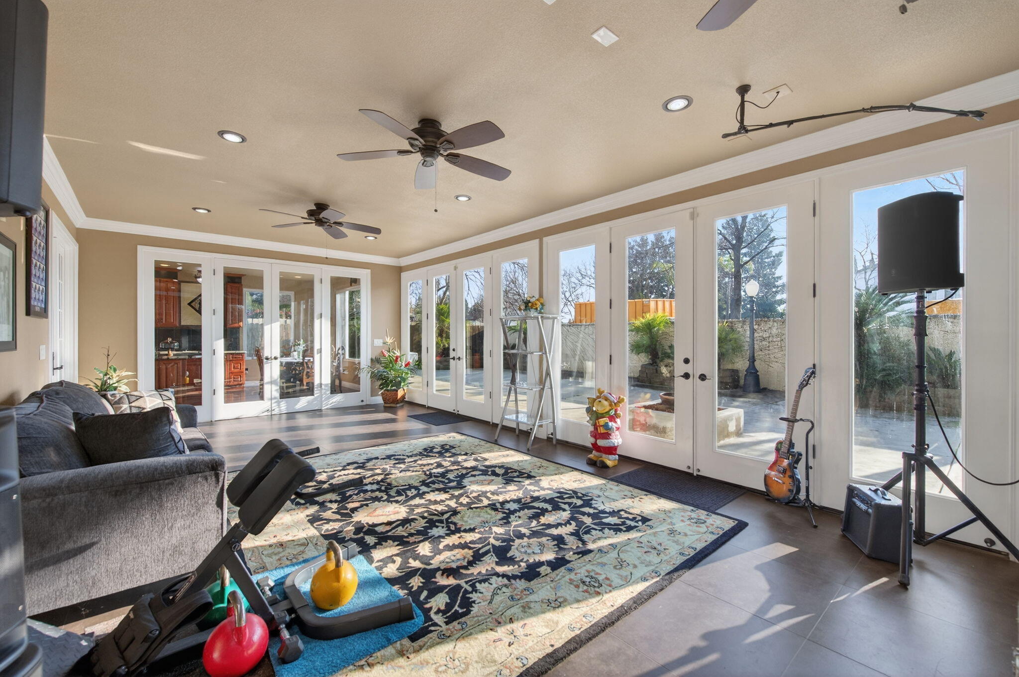 5733 W Babcock Ave, Visalia, CA 93291