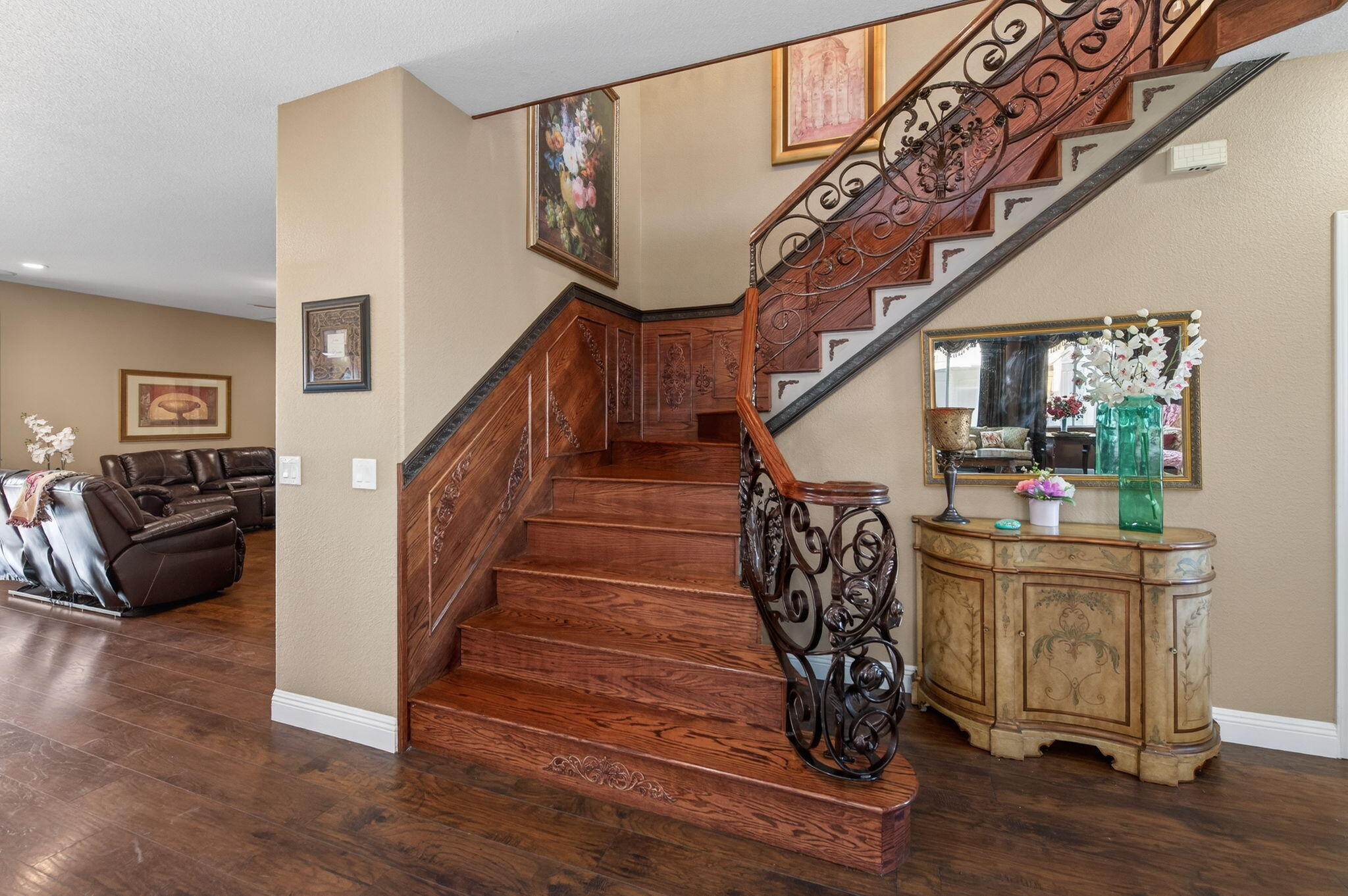 5733 W Babcock Ave, Visalia, CA 93291