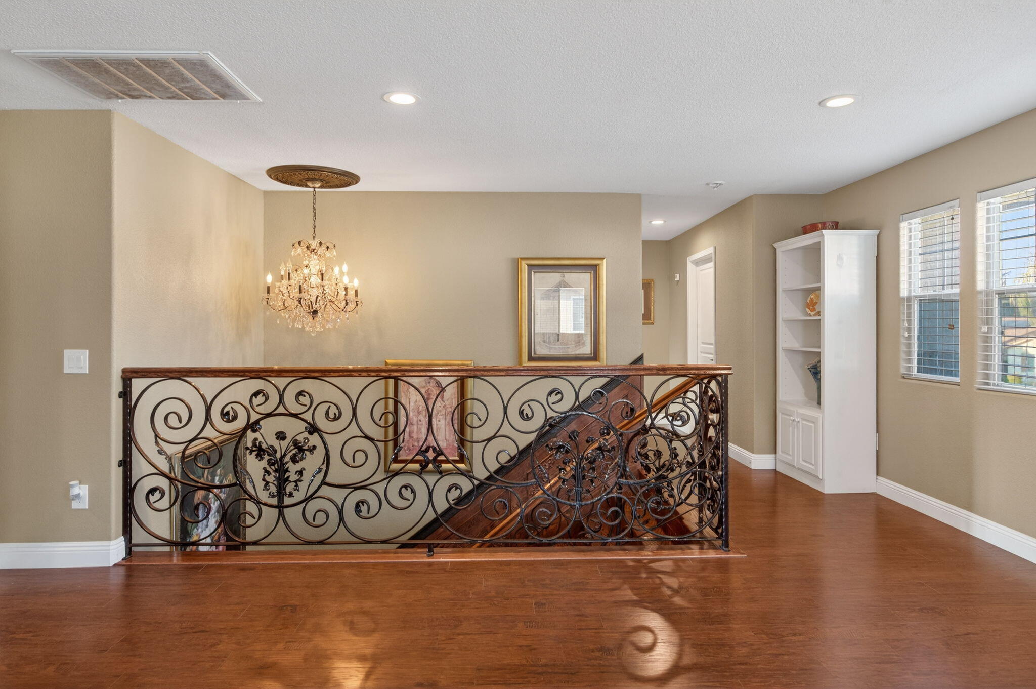 5733 W Babcock Ave, Visalia, CA 93291