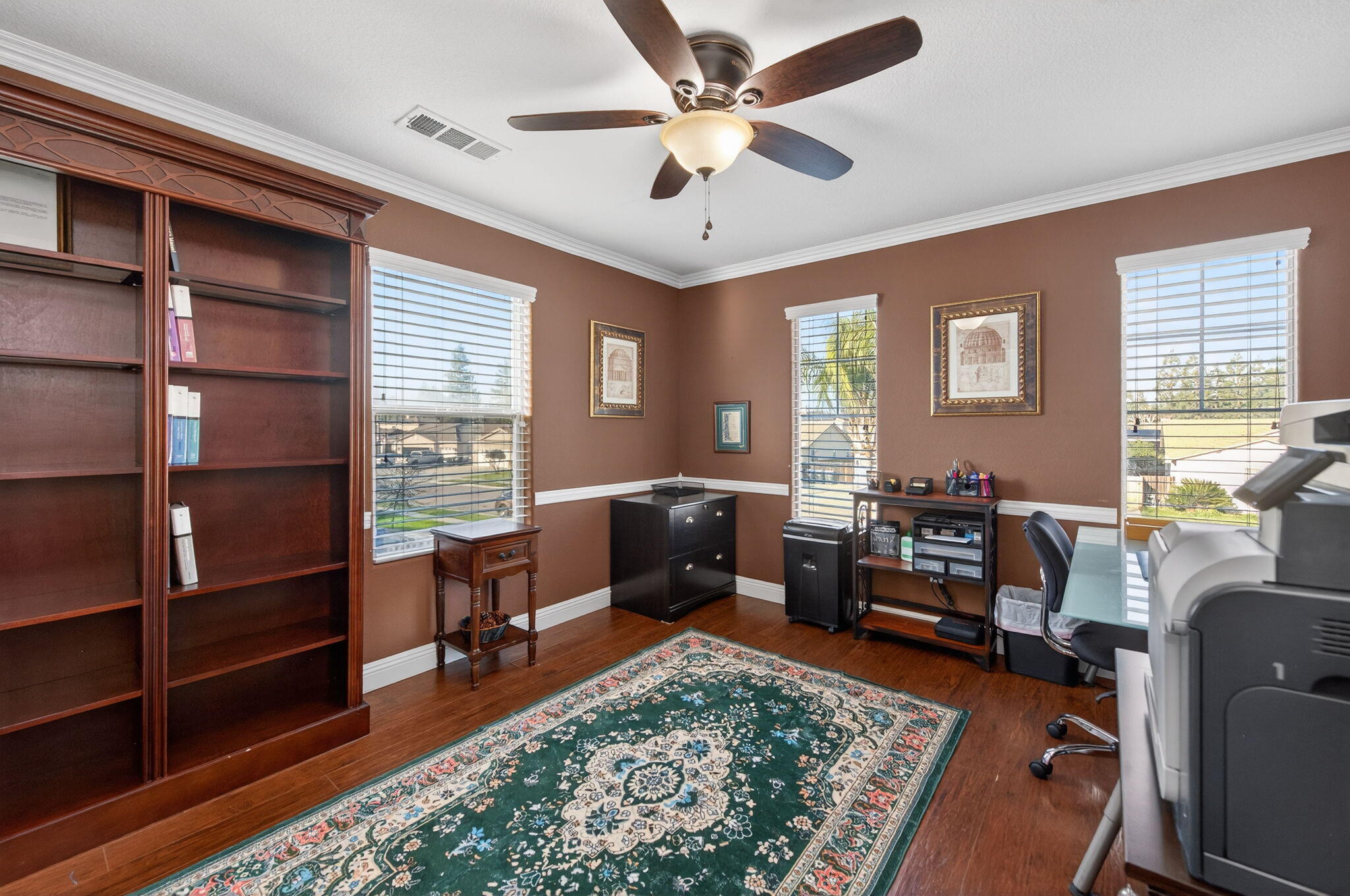 5733 W Babcock Ave, Visalia, CA 93291