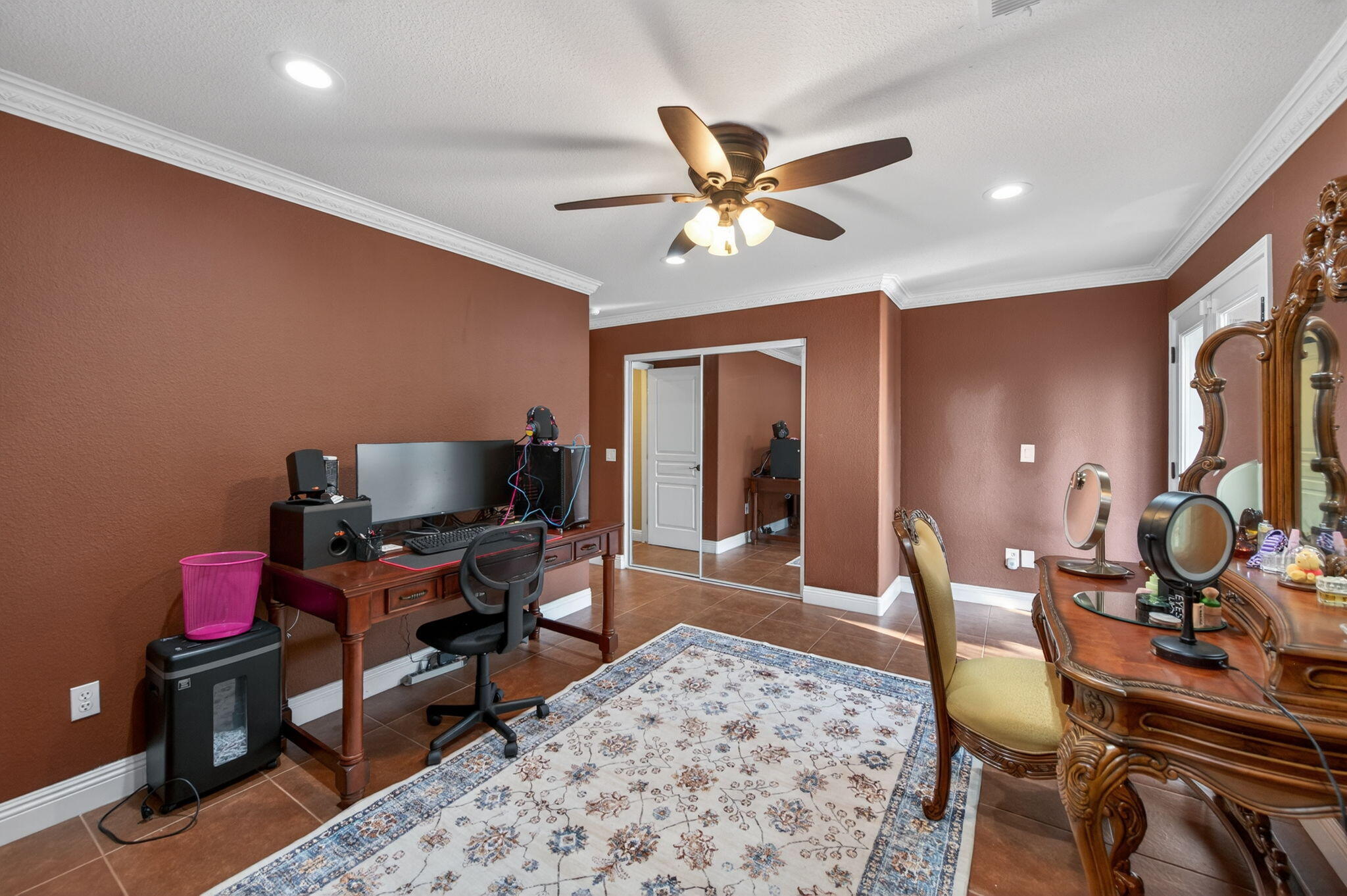 5733 W Babcock Ave, Visalia, CA 93291