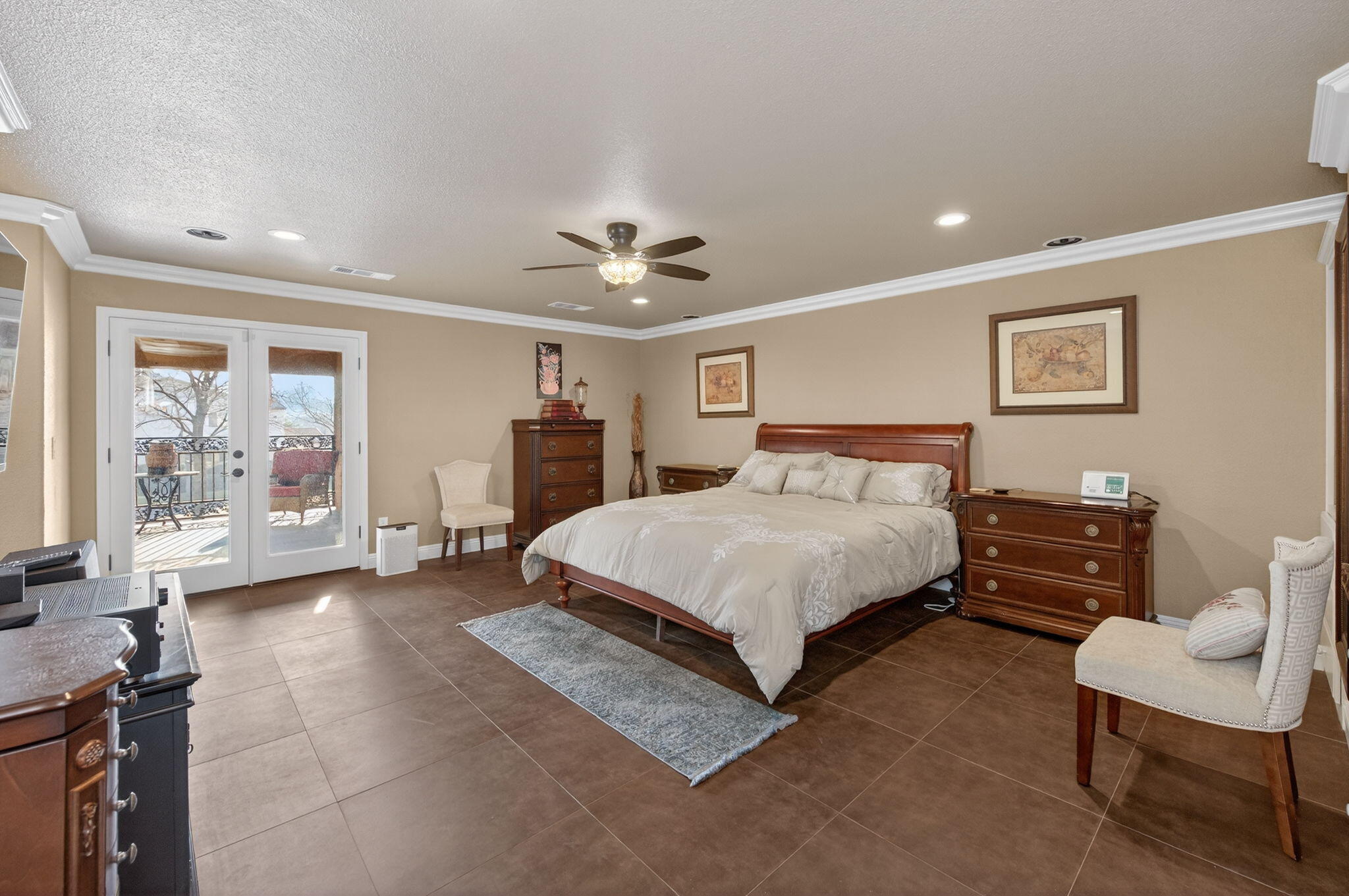 5733 W Babcock Ave, Visalia, CA 93291