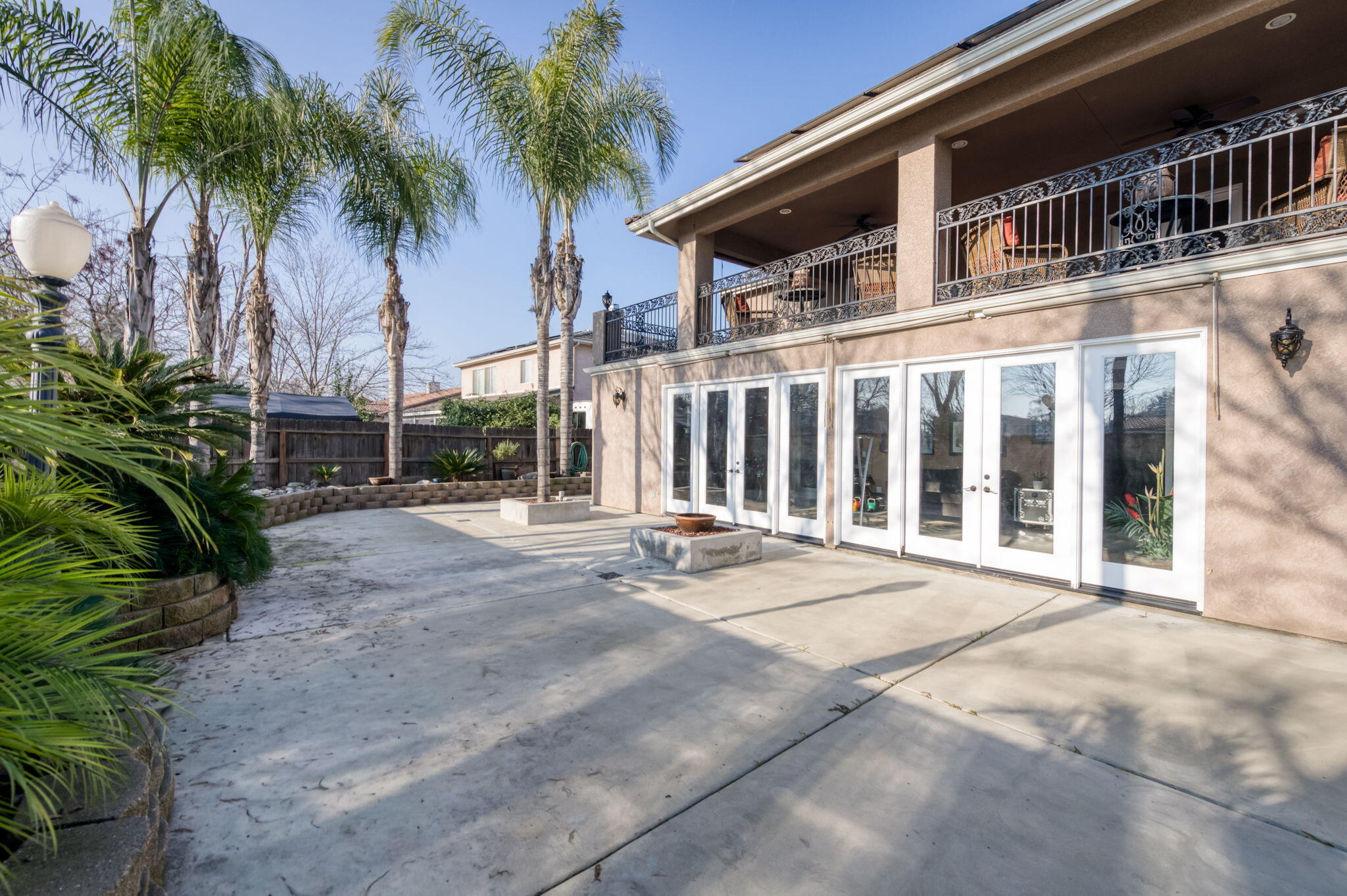 5733 W Babcock Ave, Visalia, CA 93291